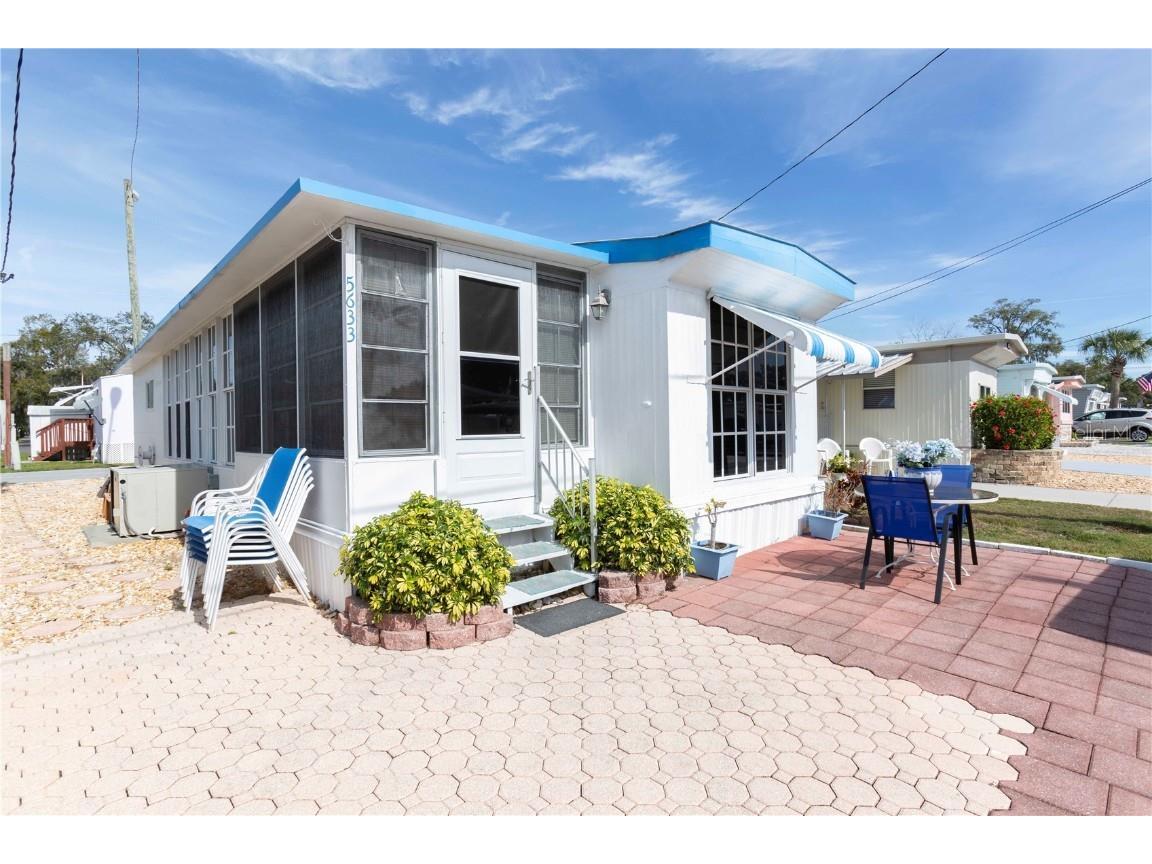 5633 Oak Ridge Avenue New Port Richey FL 34652 U8229724 image1