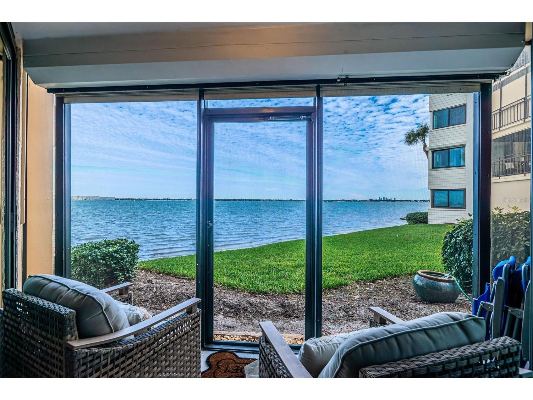 5633 Puerta Del Sol Boulevard S #103 Saint Petersburg FL 33715 - BOCA CIEGA BAY TB8460274 image1