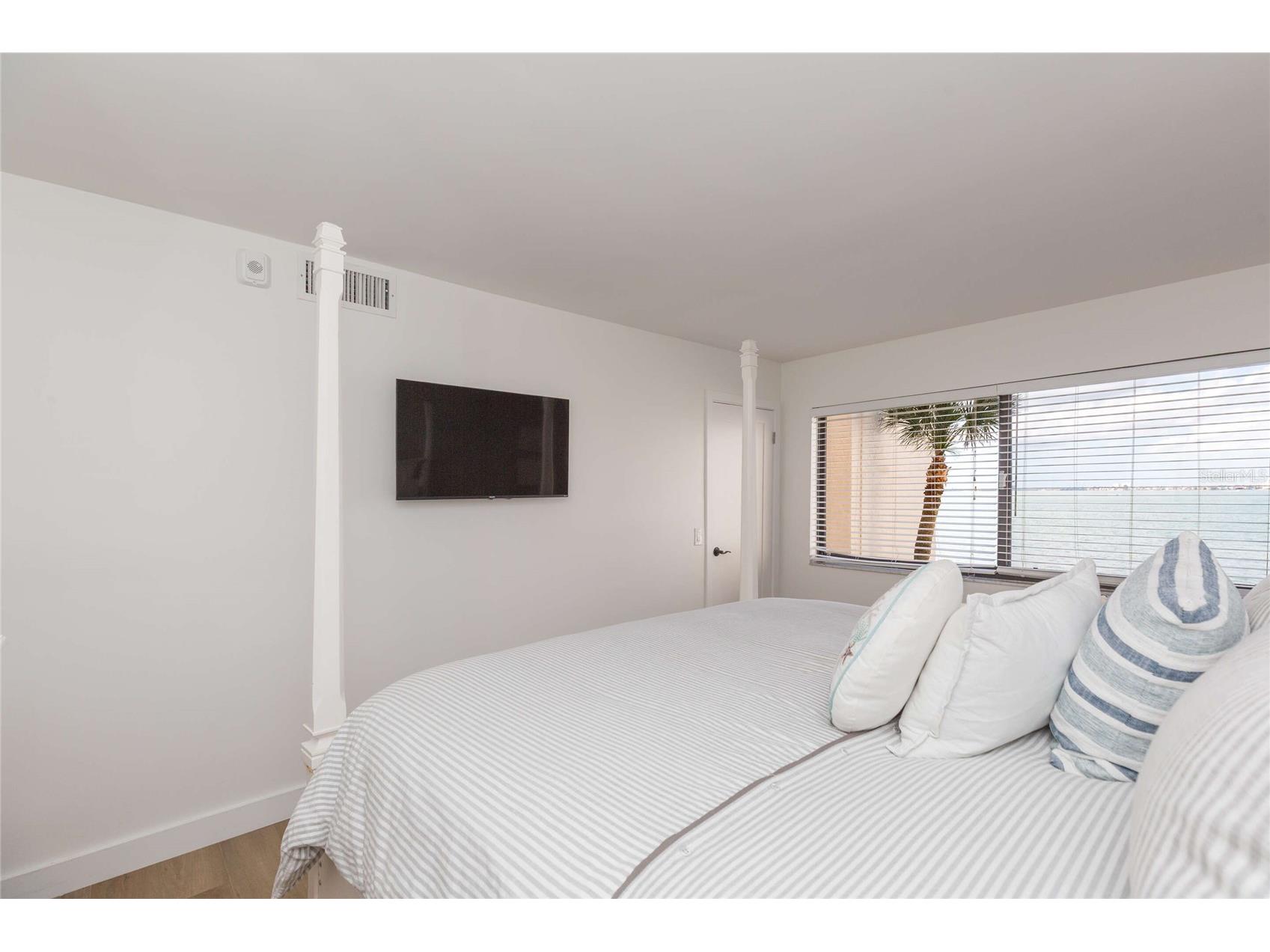 5633 Puerta Del Sol Boulevard S #204 Saint Petersburg FL 33715 TB8482918 image21
