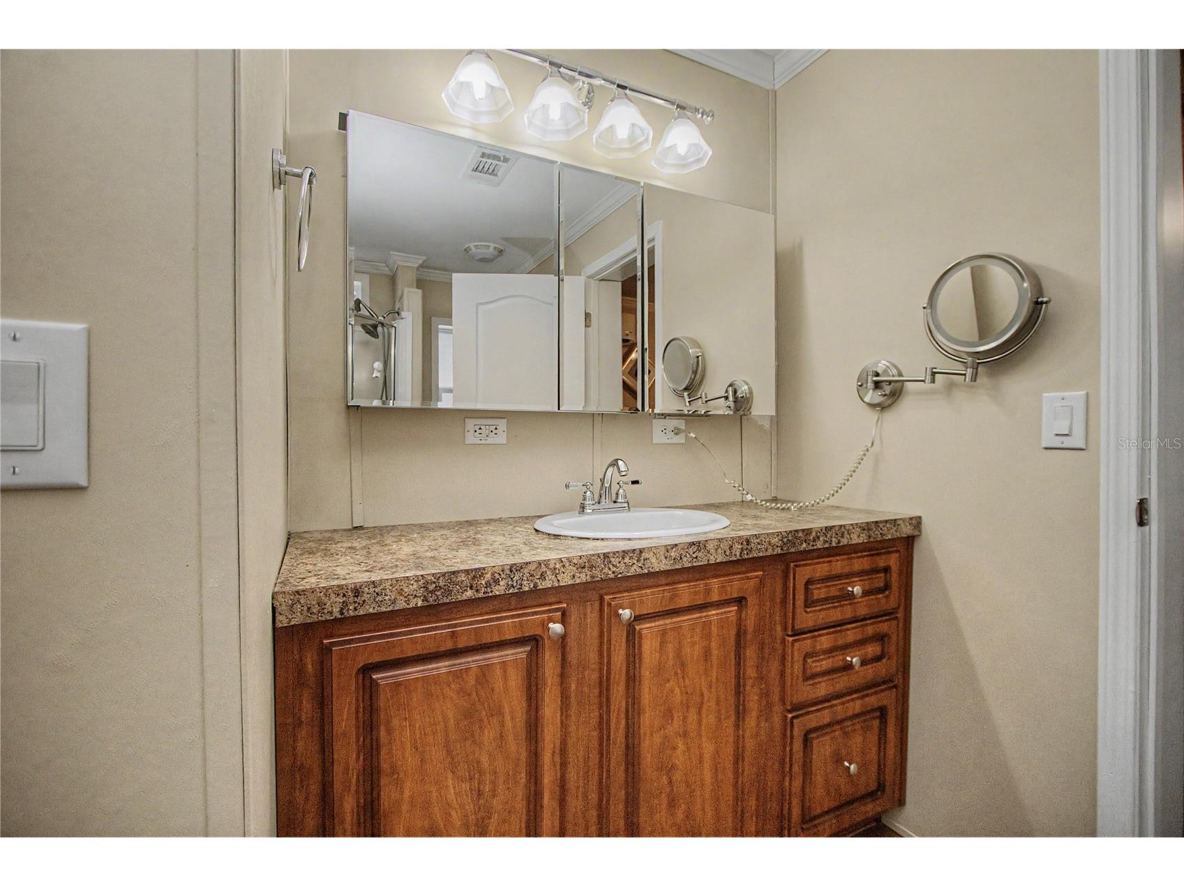 56348 Maple Road Astor FL 32102 OM723590 image18