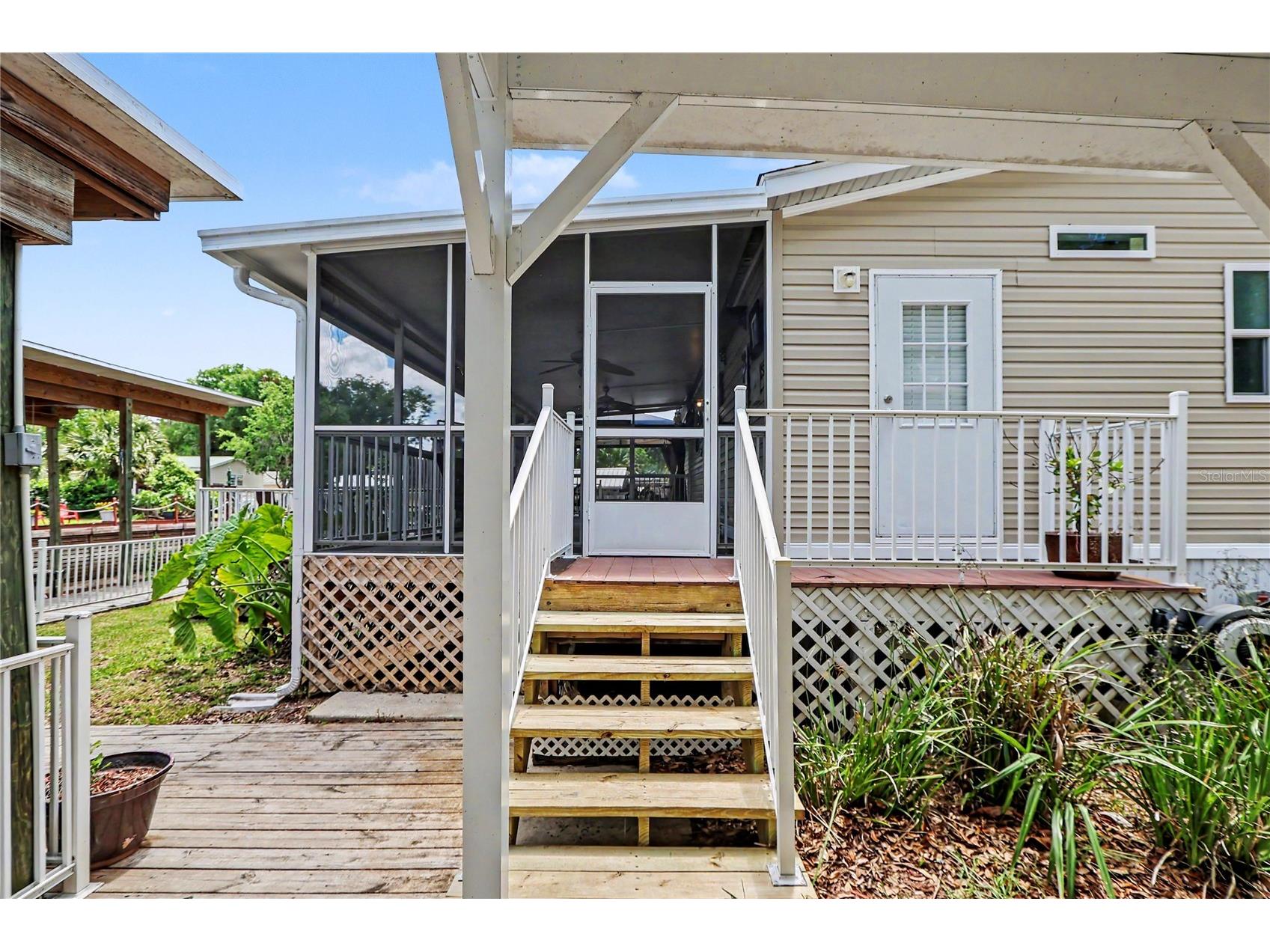 56348 Maple Road Astor FL 32102 OM723590 image40