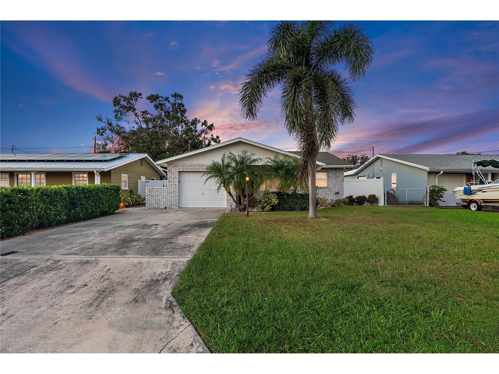 5635 20th Avenue N Saint Petersburg FL 33710 TB8415818 image1