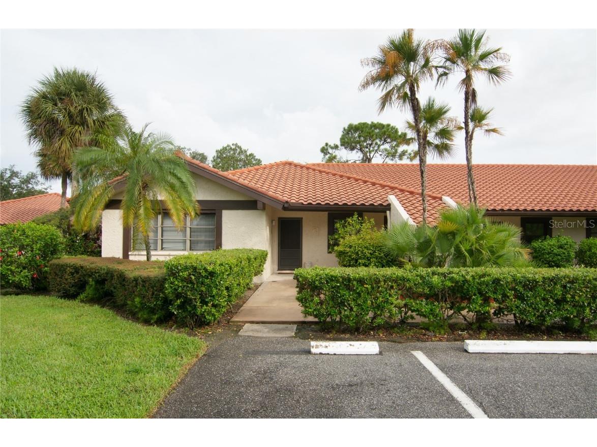 5635 Golf Pointe Drive #101 Sarasota FL 34243 A4600934 image1