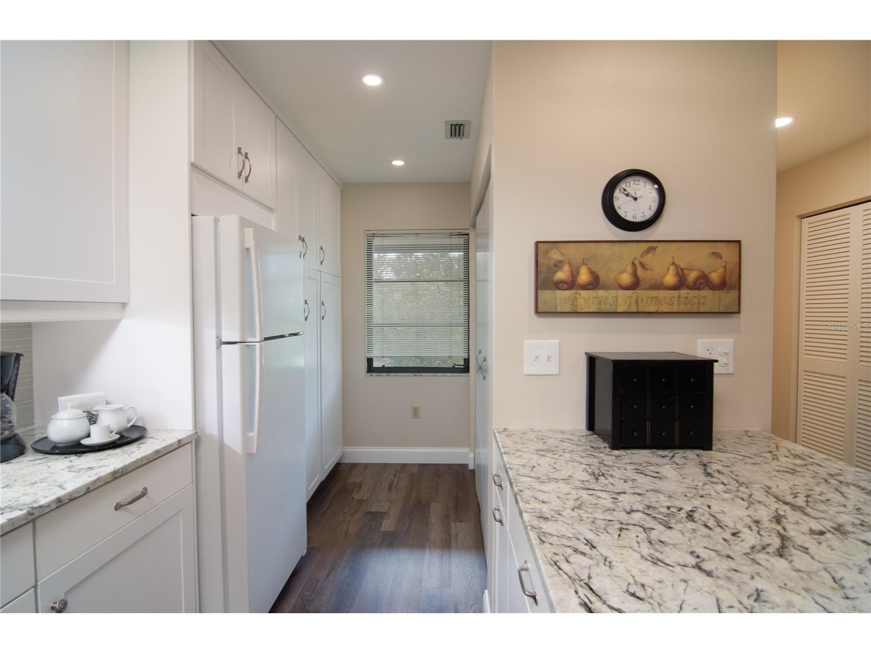 5635 Golf Pointe Drive #101 Sarasota FL 34243 A4683974 image6