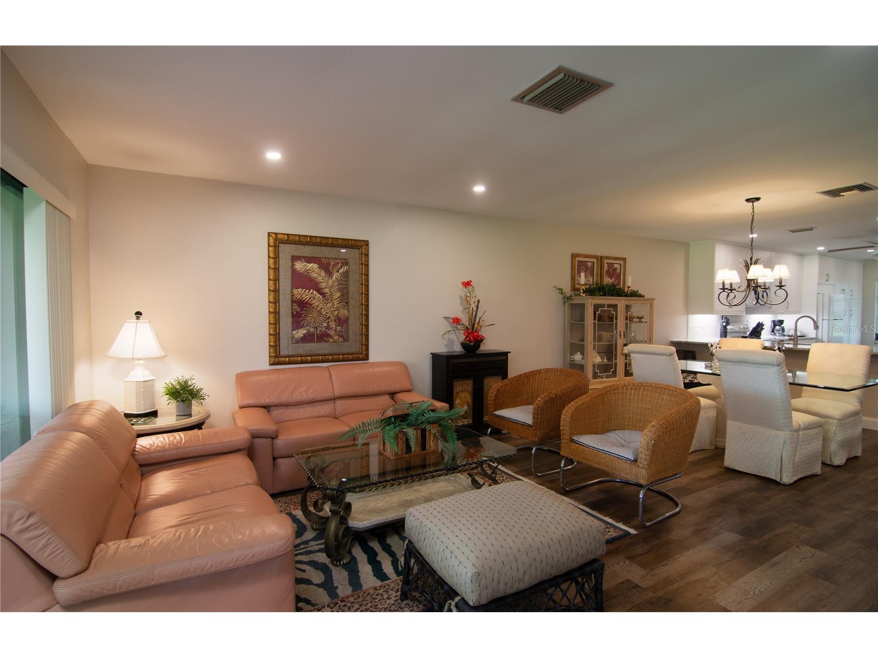 5635 Golf Pointe Drive #101 Sarasota FL 34243 A4687173 image11
