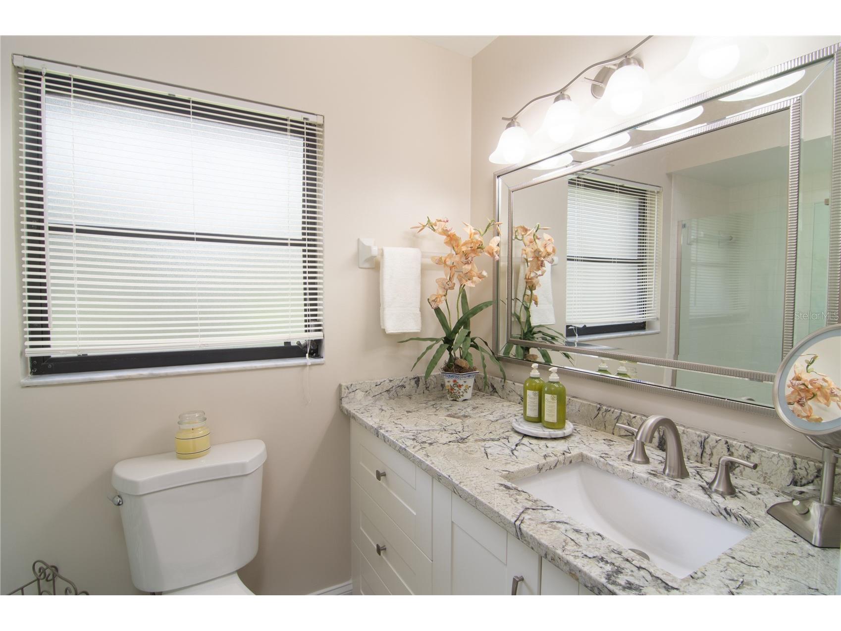 5635 Golf Pointe Drive #101 Sarasota FL 34243 A4687173 image16