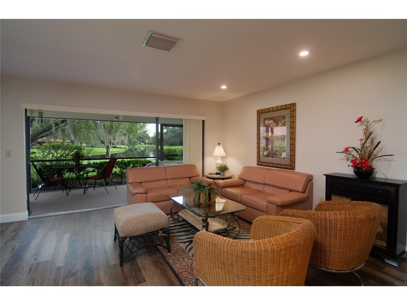5635 Golf Pointe Drive #101 Sarasota FL 34243 A4687173 image8