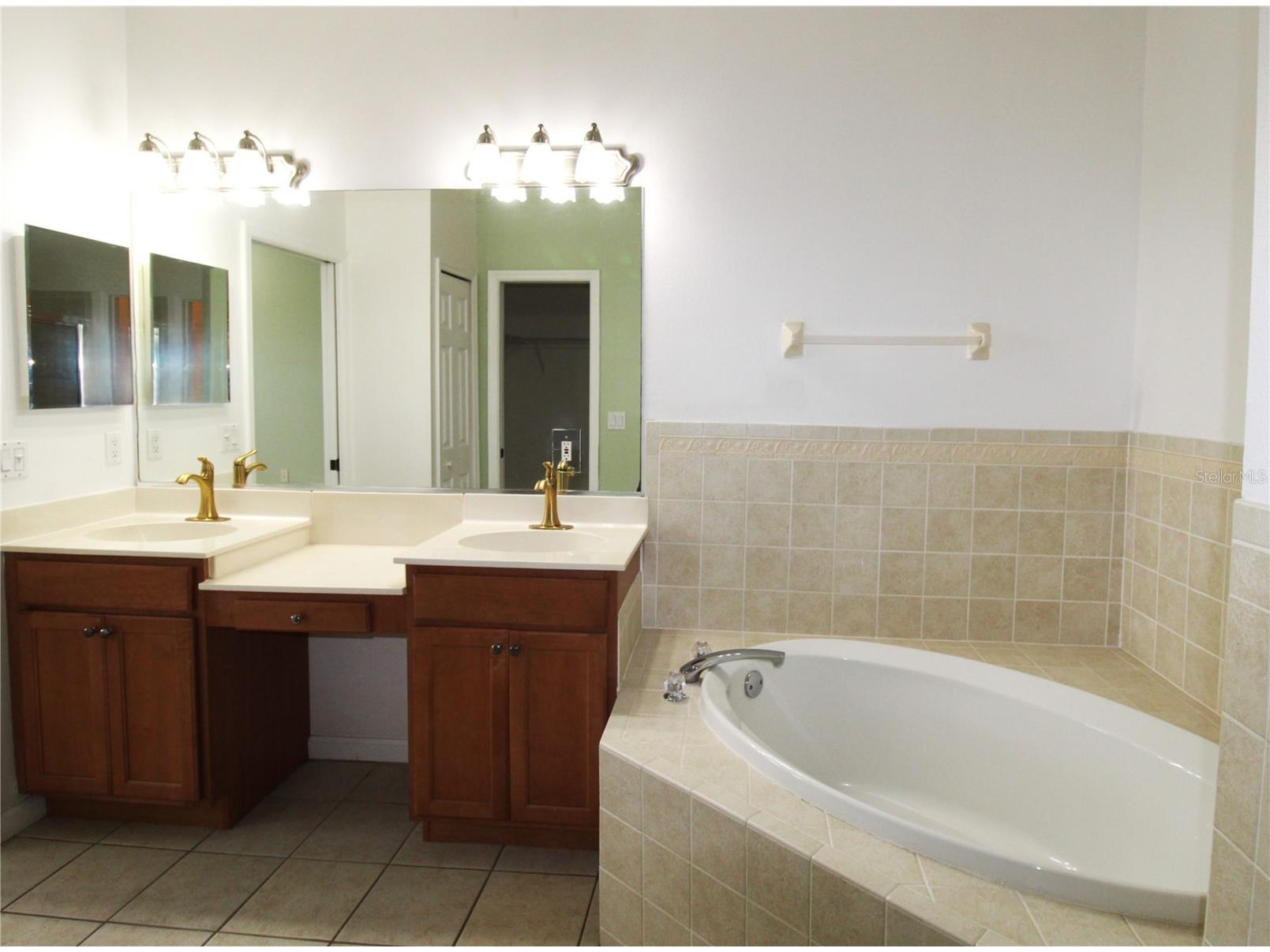 5635 Spanish Point Court Palmetto FL 34221 A4699807 image10