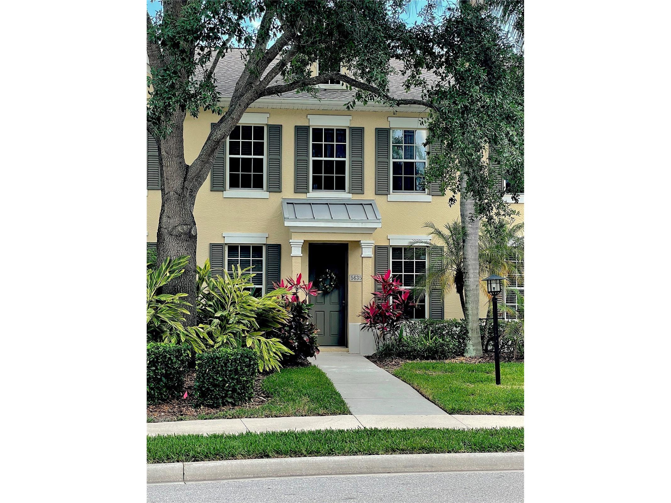 5635 Whitehead Street Bradenton FL 34203 - BRADEN RIVER A4685056 image1