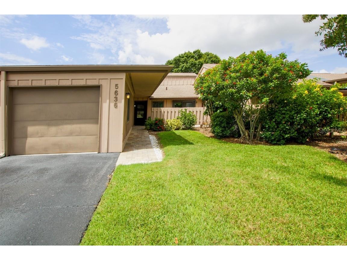5636 Westwind Lane Sarasota FL 34231 A4545118 image1