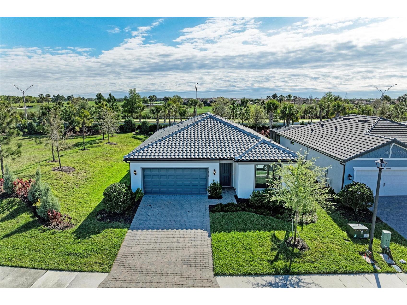 5637 Silverside Pine Court Bradenton FL 34211 A4686861 image1