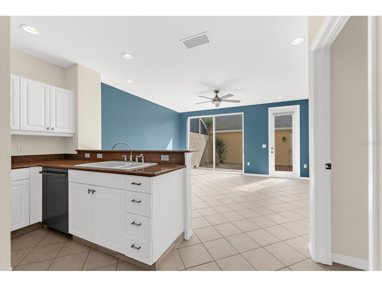 5637 Whitehead Street Bradenton FL 34203 A4686270 image20