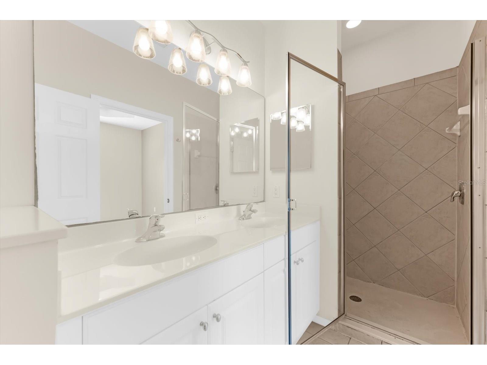 5637 Whitehead Street Bradenton FL 34203 A4686270 image28