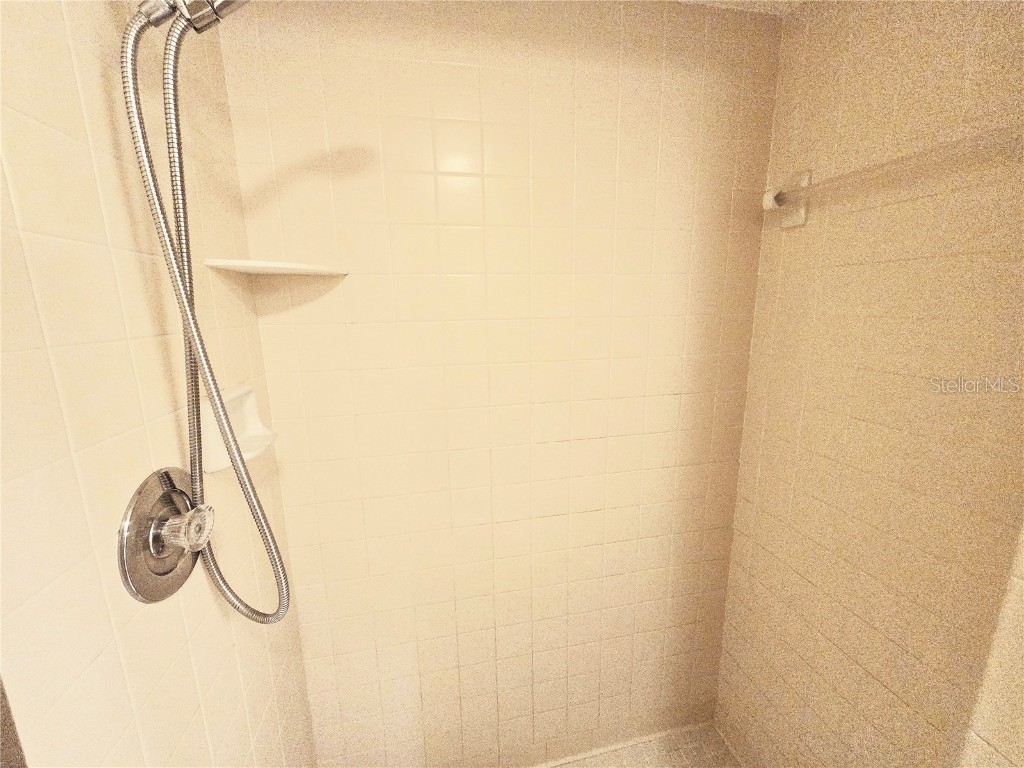 5638 Garden Lakes Palm Bradenton FL 34203 A4657122 image17