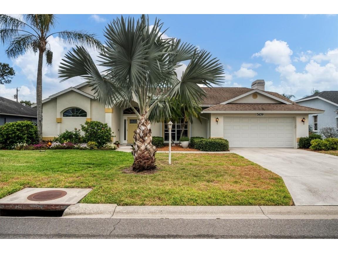 5639 Country Walk Lane Sarasota FL 34233 A4571283 image1