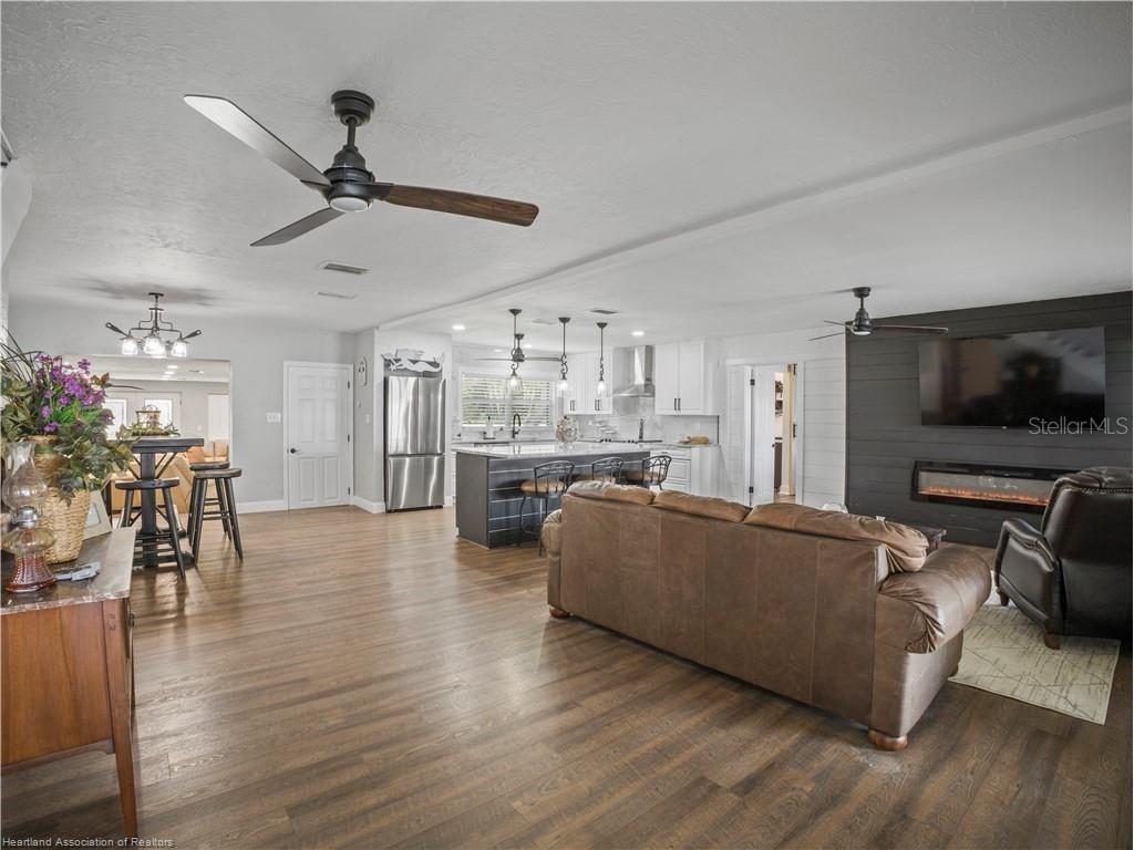 564 Lake June Road Lake Placid FL 33852 - LAKE JUNE L4963263 image3