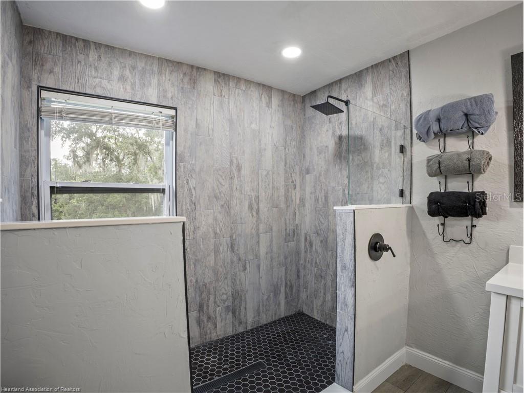 564 Lake June Road Lake Placid FL 33852 - LAKE JUNE L4963263 image32