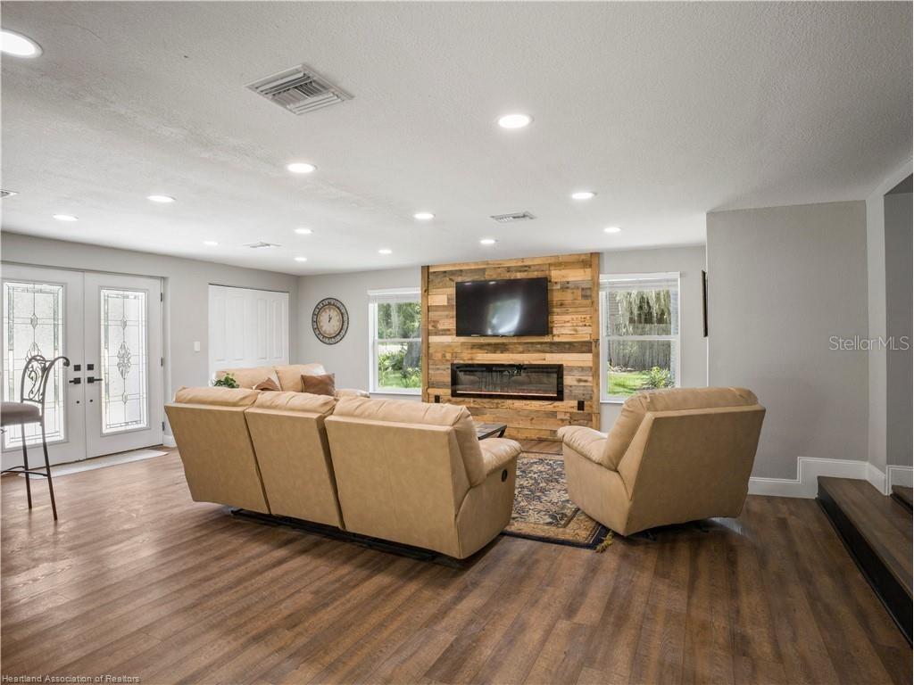564 Lake June Road Lake Placid FL 33852 - LAKE JUNE L4963263 image9