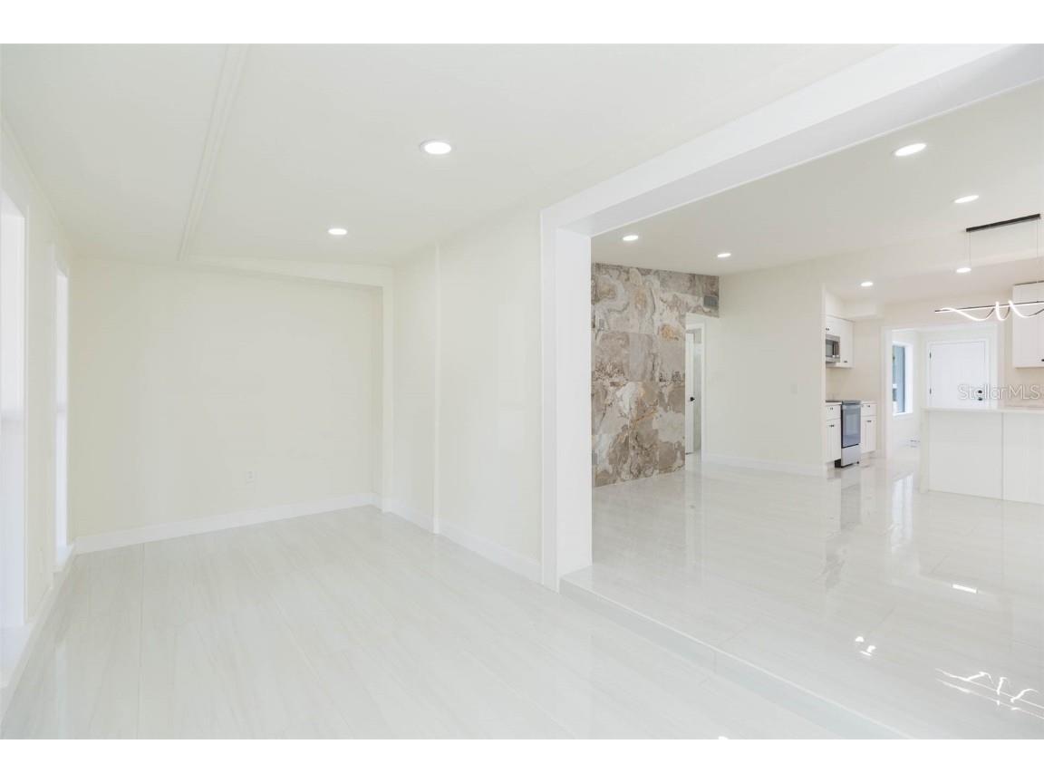 5640 Cedar Street NE Saint Petersburg FL 33703 TB8418636 image11