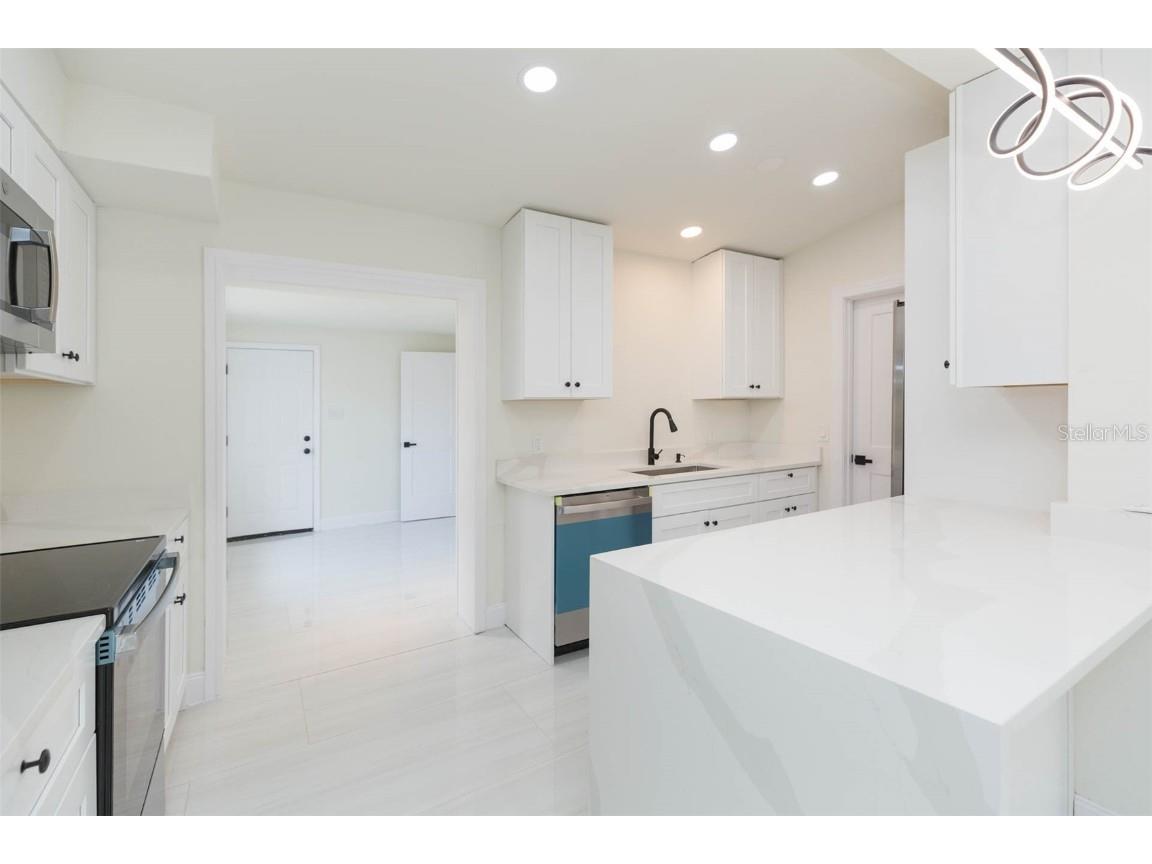 5640 Cedar Street NE Saint Petersburg FL 33703 TB8418636 image21