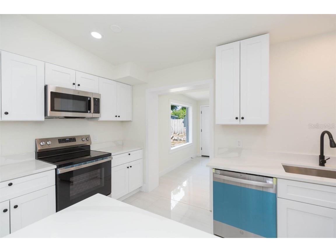 5640 Cedar Street NE Saint Petersburg FL 33703 TB8418636 image22