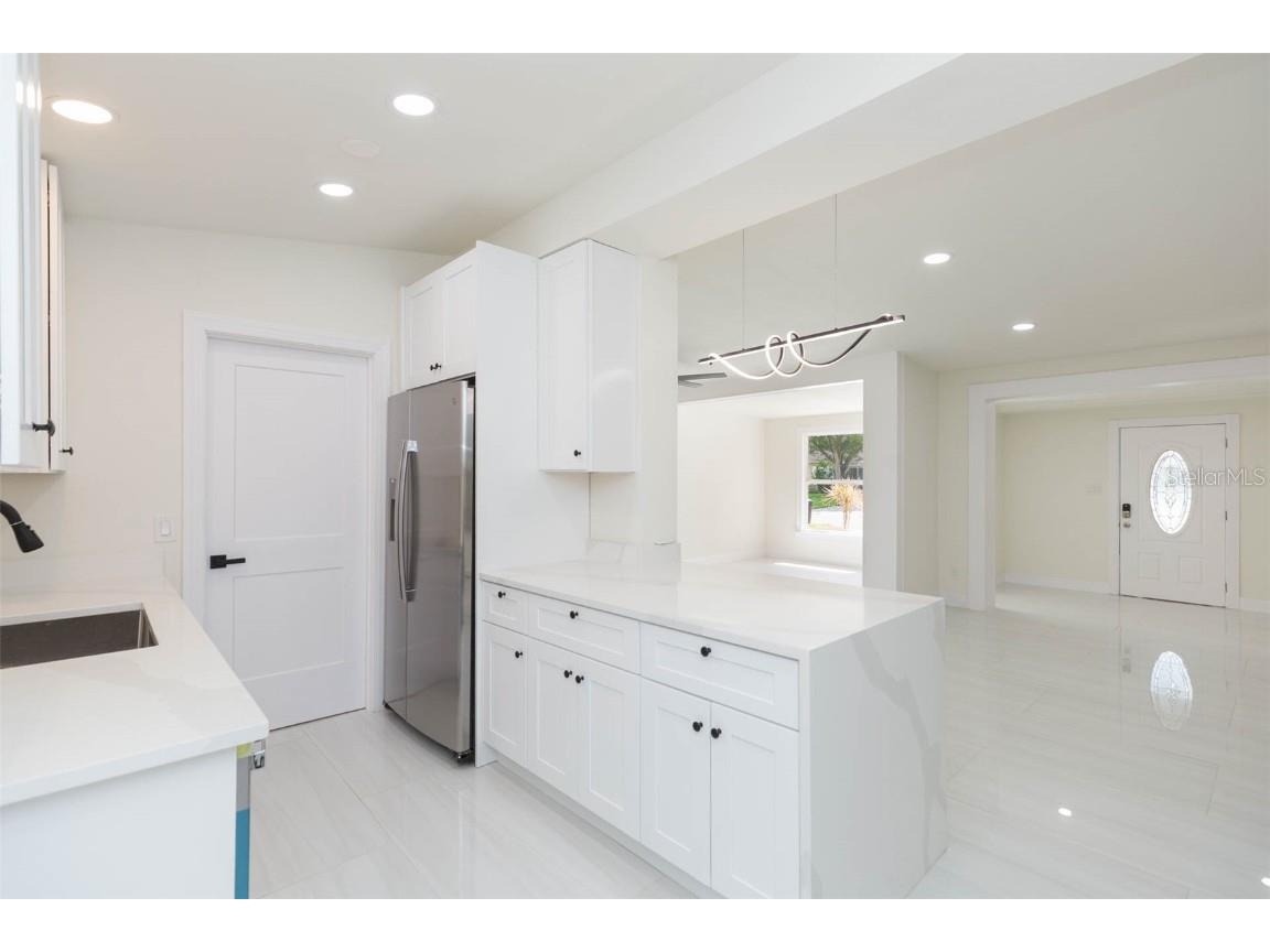 5640 Cedar Street NE Saint Petersburg FL 33703 TB8418636 image24