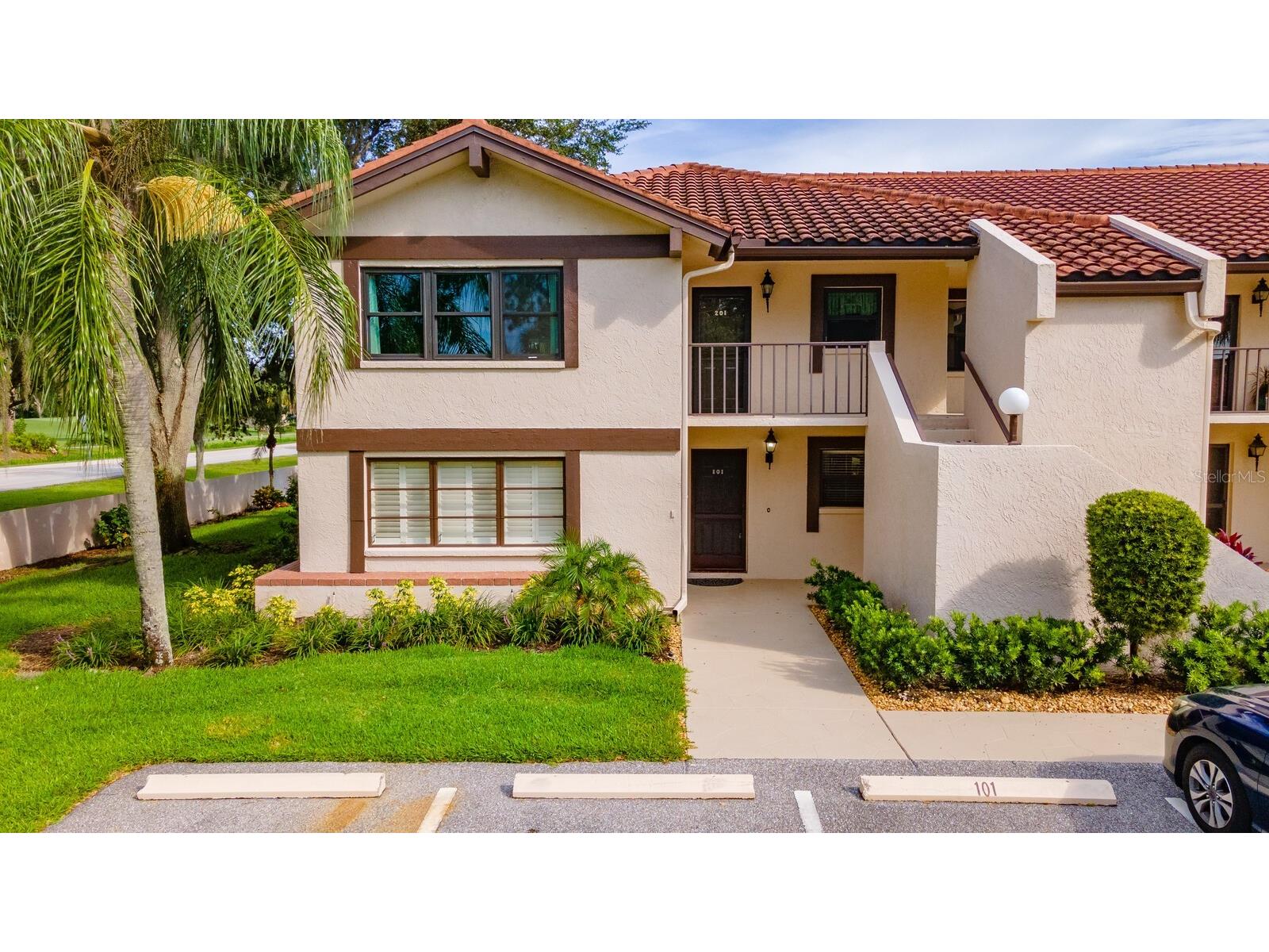 5640 Golf Pointe Drive #101 Sarasota FL 34243 TB8488837 image1