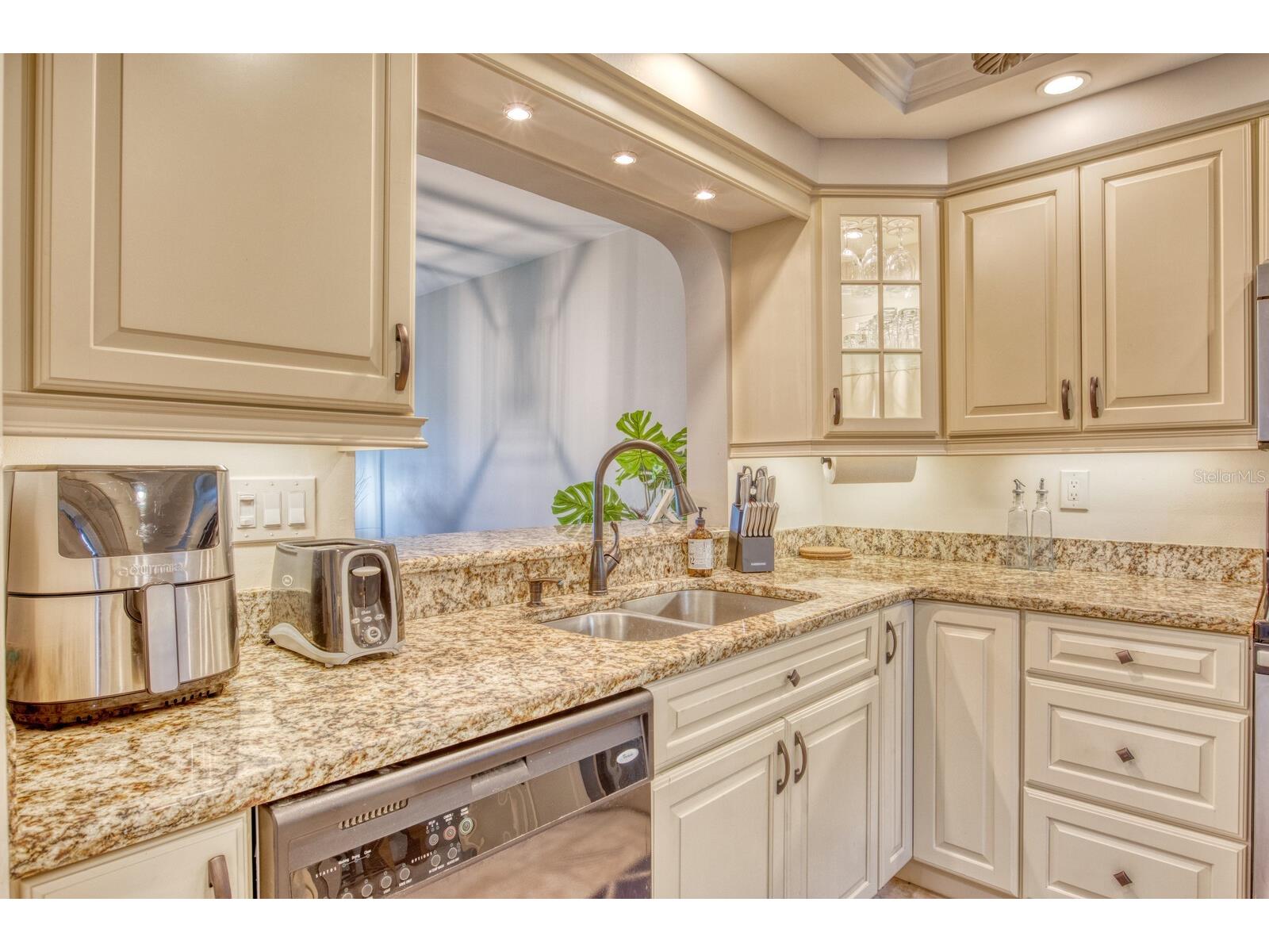 5640 Golf Pointe Drive #101 Sarasota FL 34243 TB8488837 image5