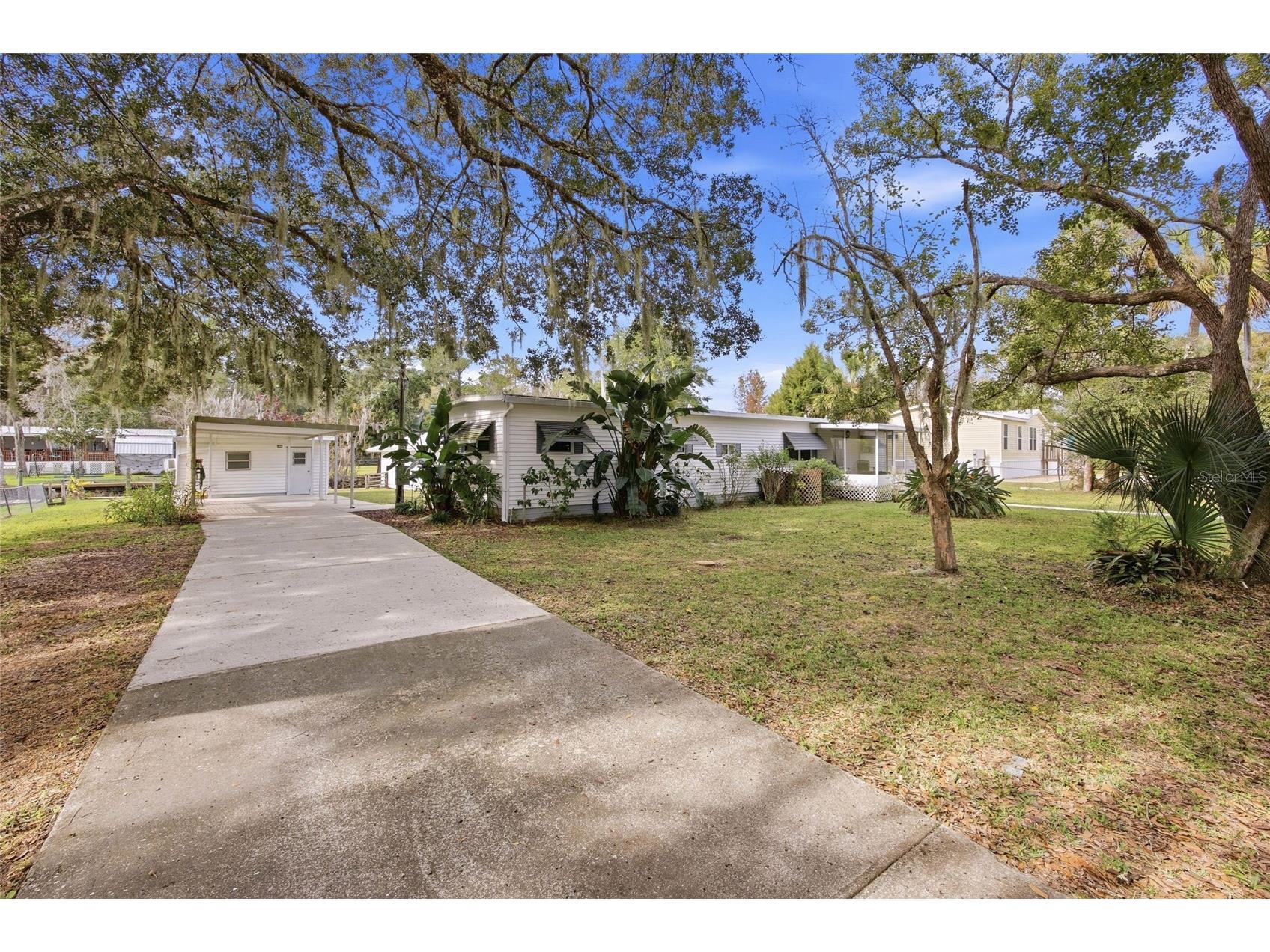 56413 Maple Road Astor FL 32102 O6374523 image1