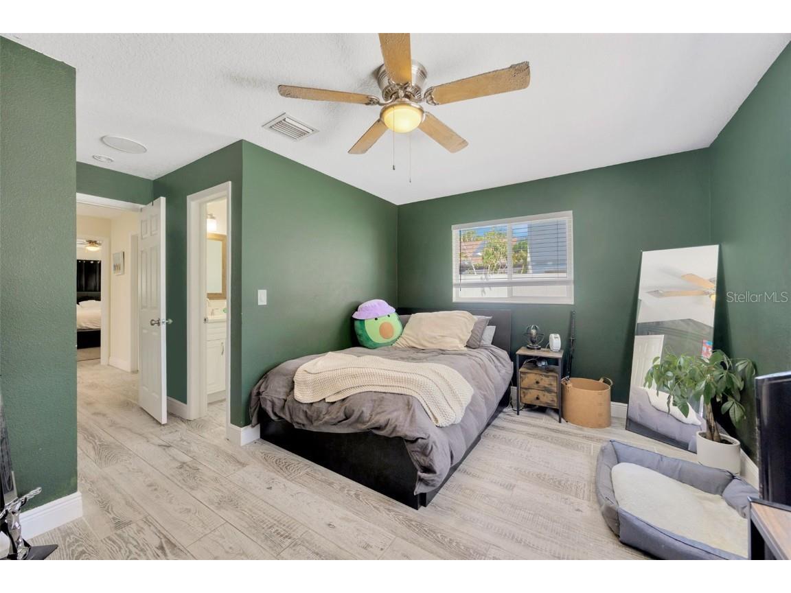 5643 Dartmouth Avenue N Saint Petersburg FL 33710 TB8392755 image12