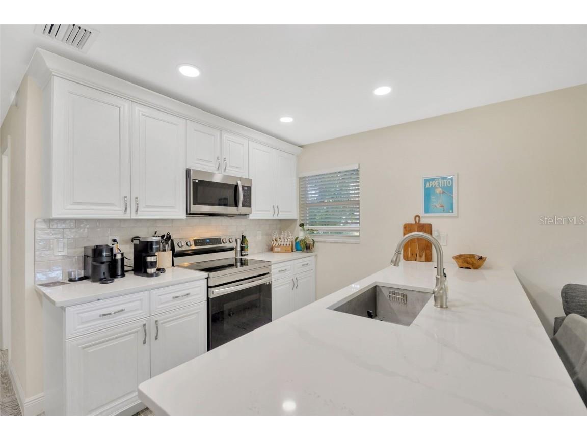 5643 Dartmouth Avenue N Saint Petersburg FL 33710 TB8392755 image8