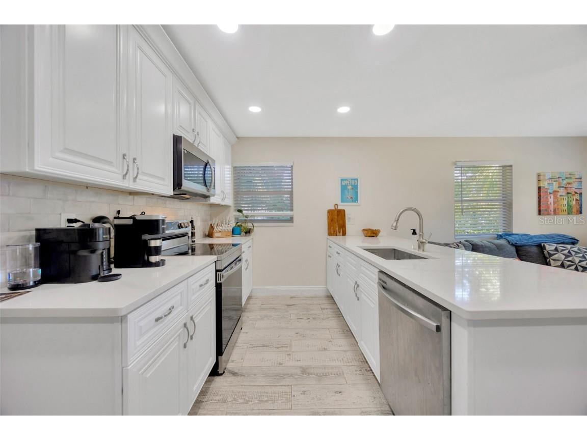 5643 Dartmouth Avenue N Saint Petersburg FL 33710 TB8392755 image9