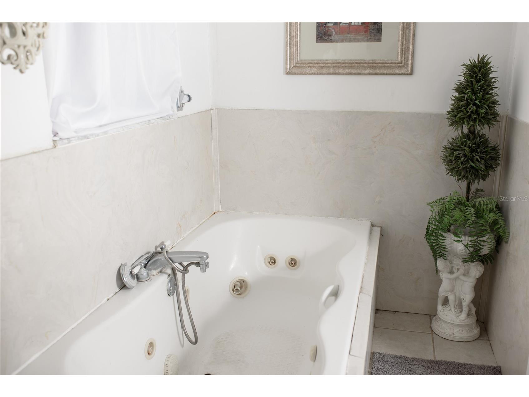 5644 Antoinette Street Sarasota FL 34232 A4681215 image13