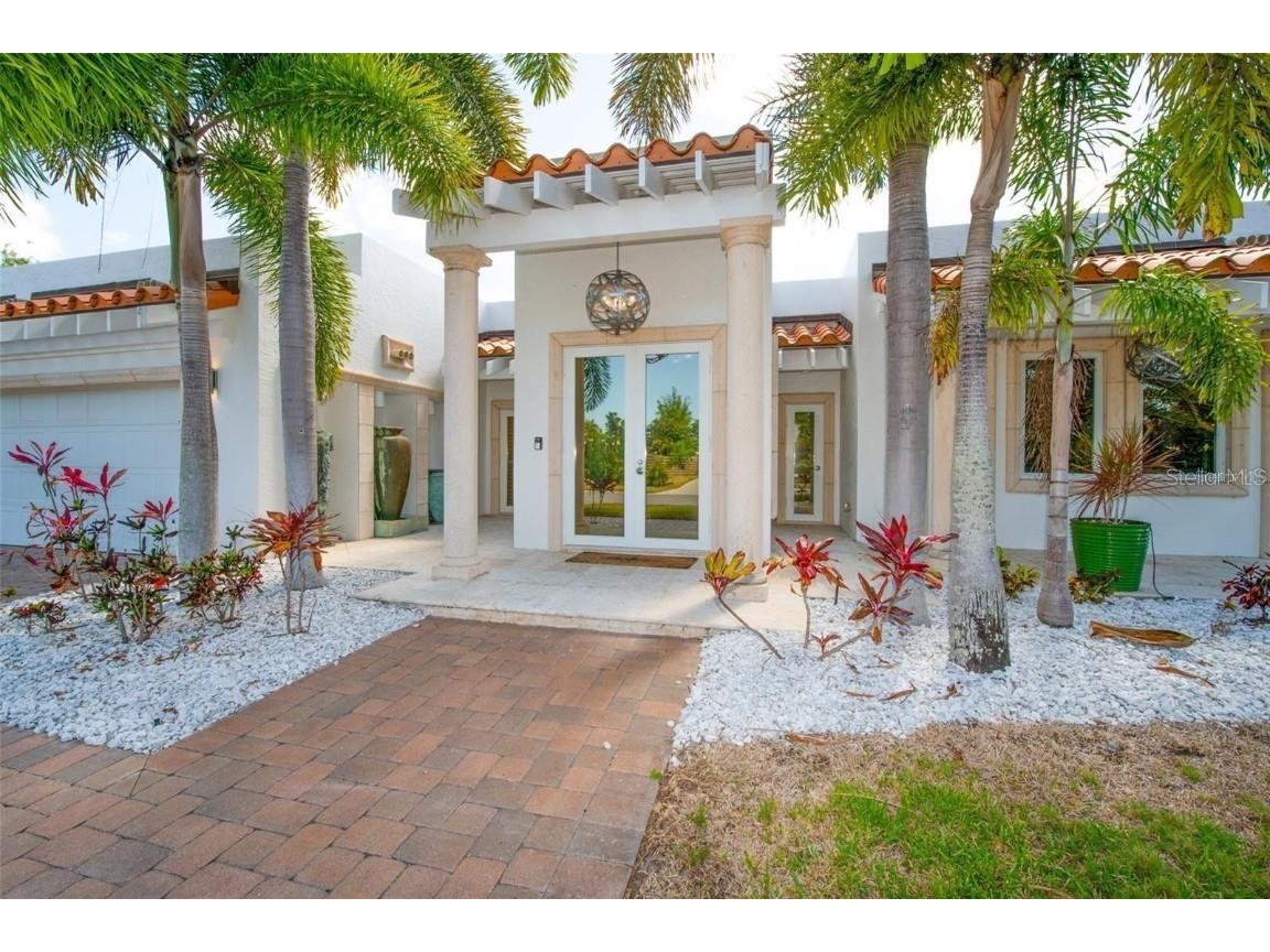 5645 America Drive Sarasota FL 34231 A4666619 image2