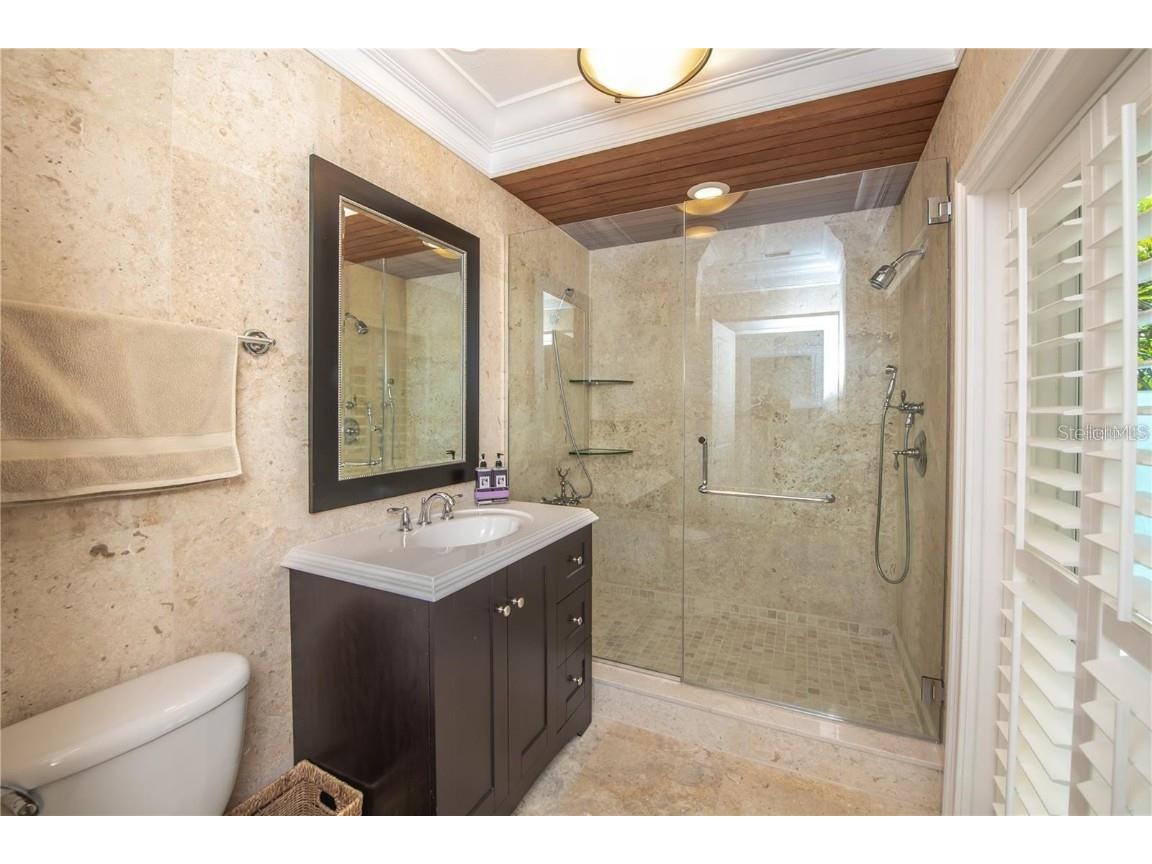 5645 America Drive Sarasota FL 34231 A4666619 image21