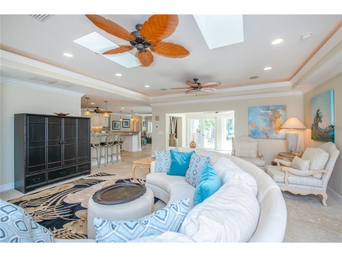 5645 America Drive Sarasota FL 34231 A4666619 image7