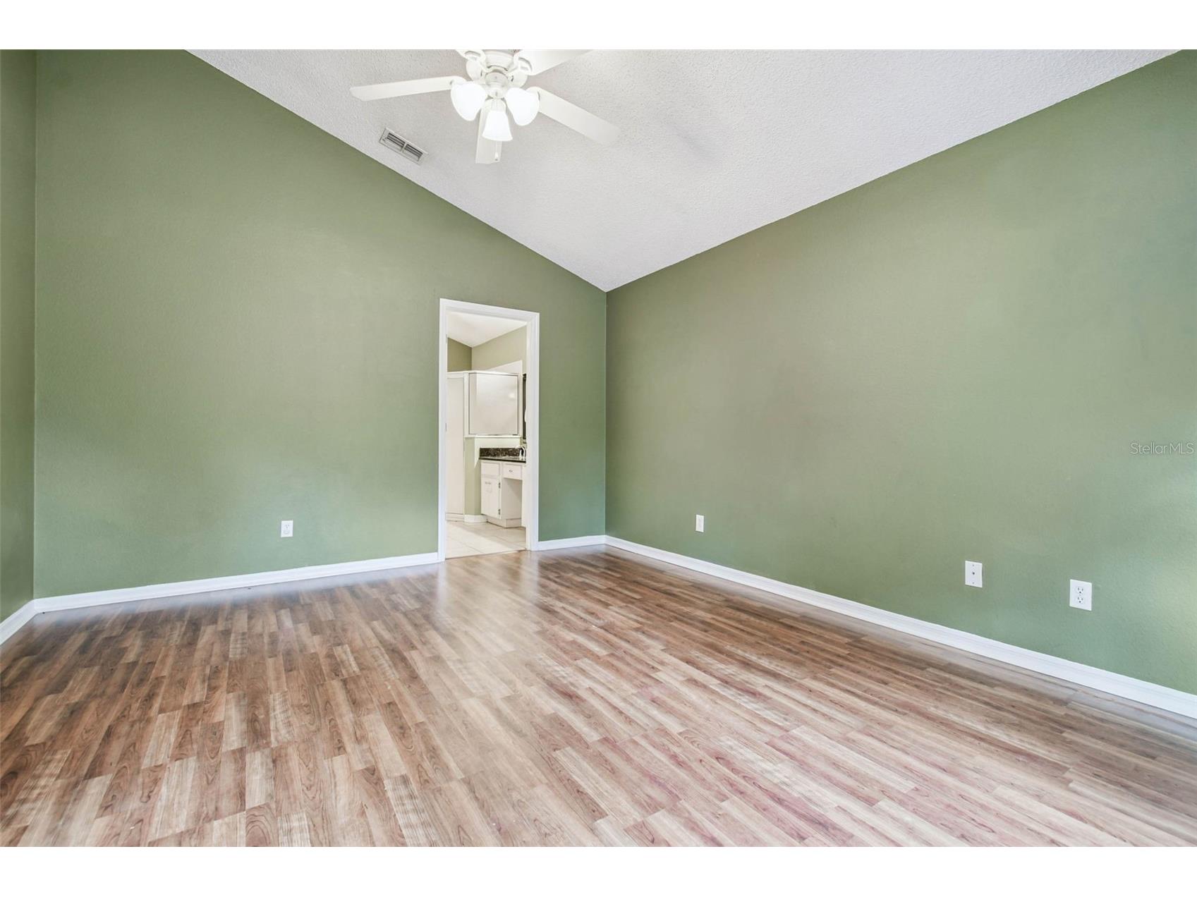 5646 Paddock Trail Drive Tampa FL 33624 TB8433986 image14