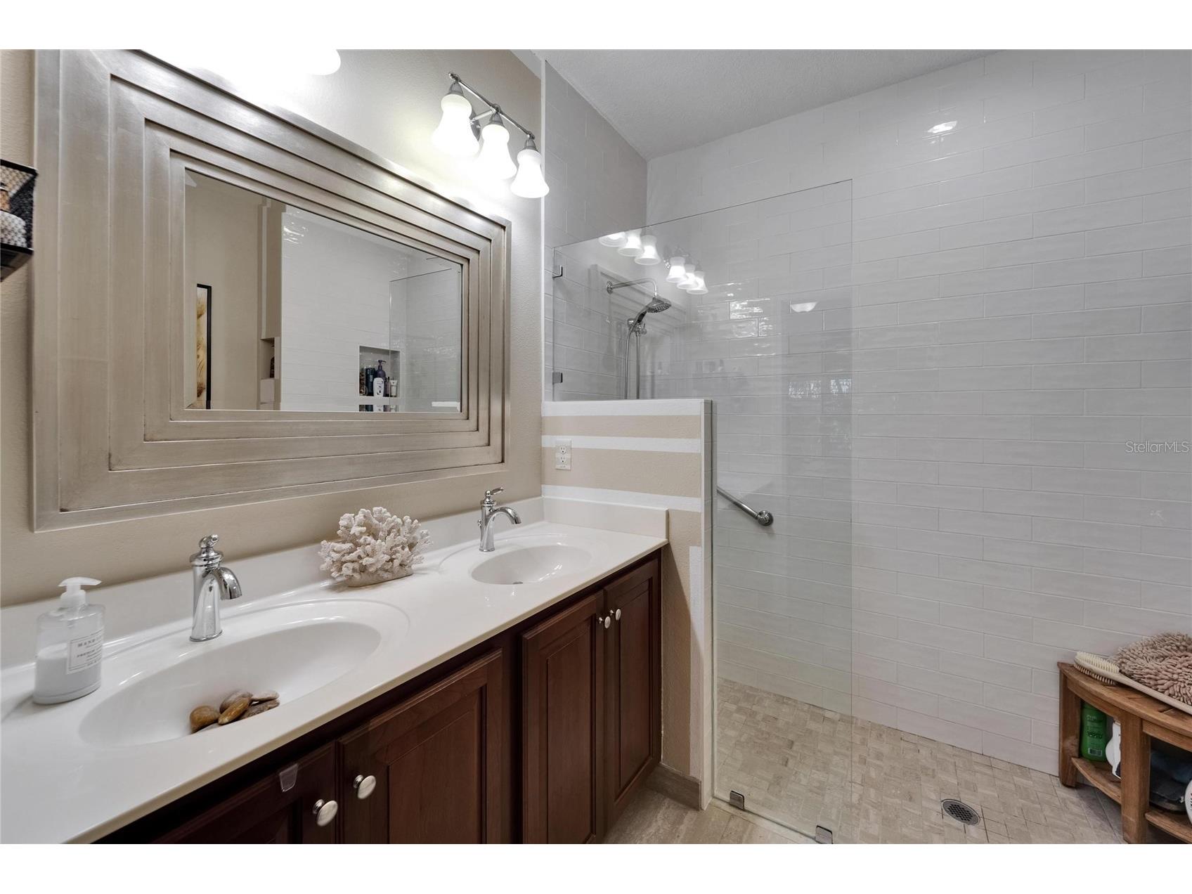 5646 Sunset Falls Drive Apollo Beach FL 33572 TB8388396 image36