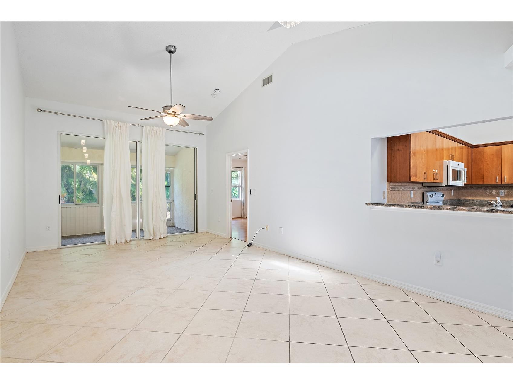 5647 Monte Rosso Road Sarasota FL 34243 A4692218 image3