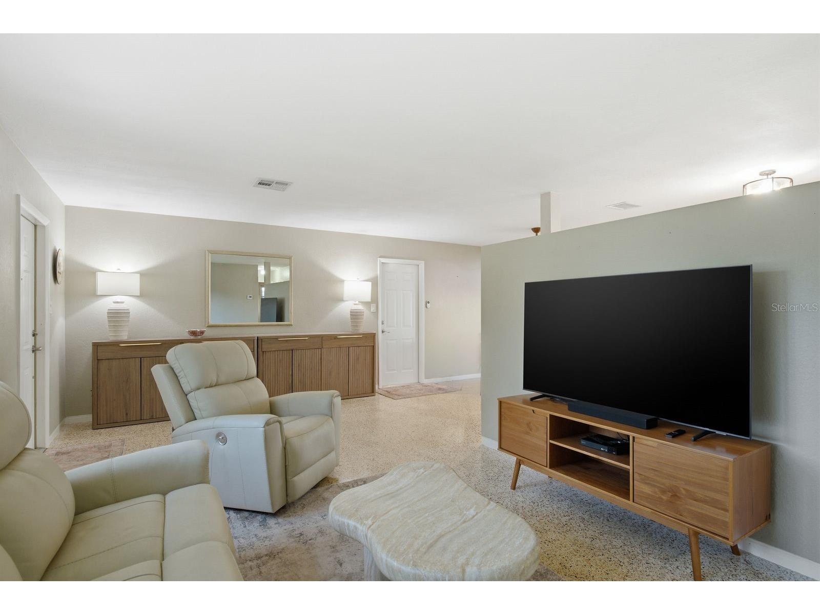 5648 33rd Avenue N Saint Petersburg FL 33710 TB8509727 image10