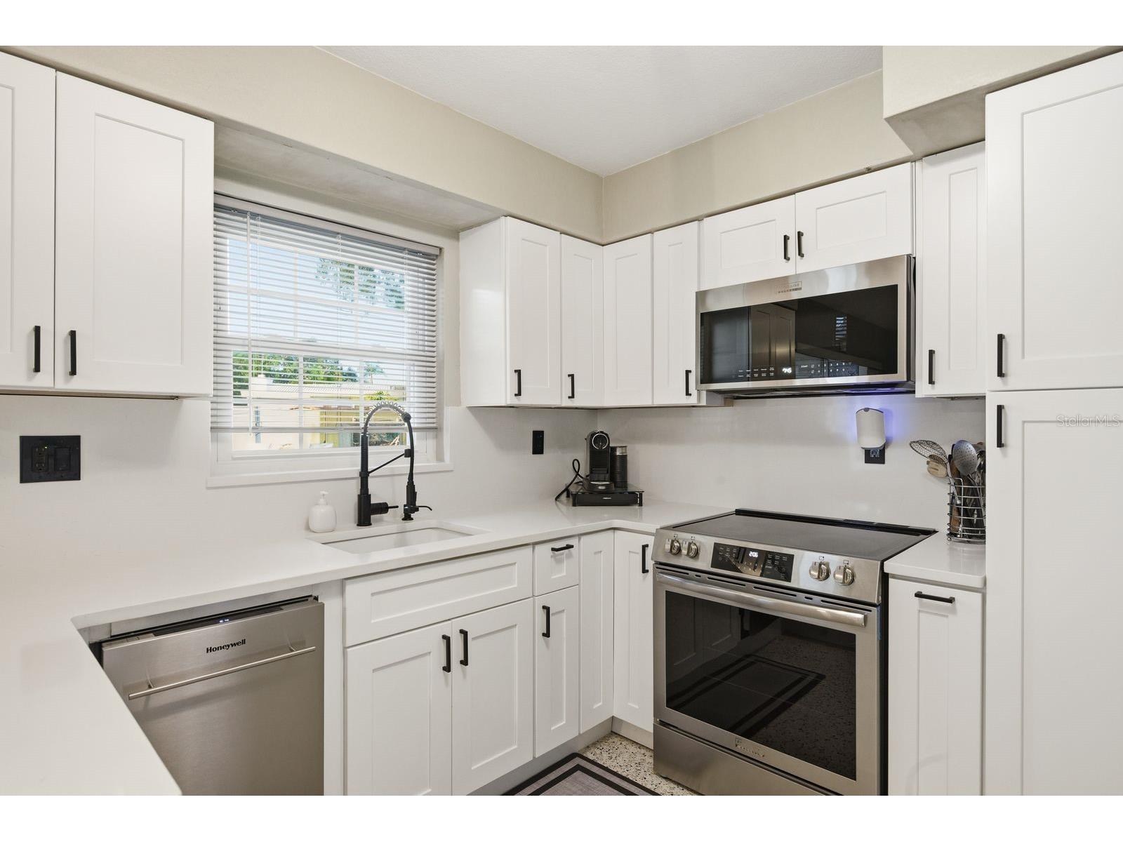 5648 33rd Avenue N Saint Petersburg FL 33710 TB8509727 image15