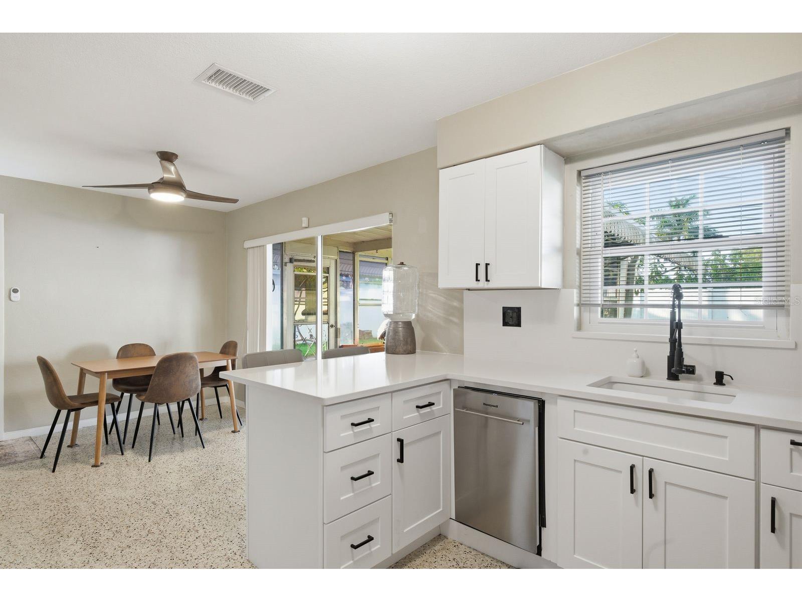 5648 33rd Avenue N Saint Petersburg FL 33710 TB8509727 image16