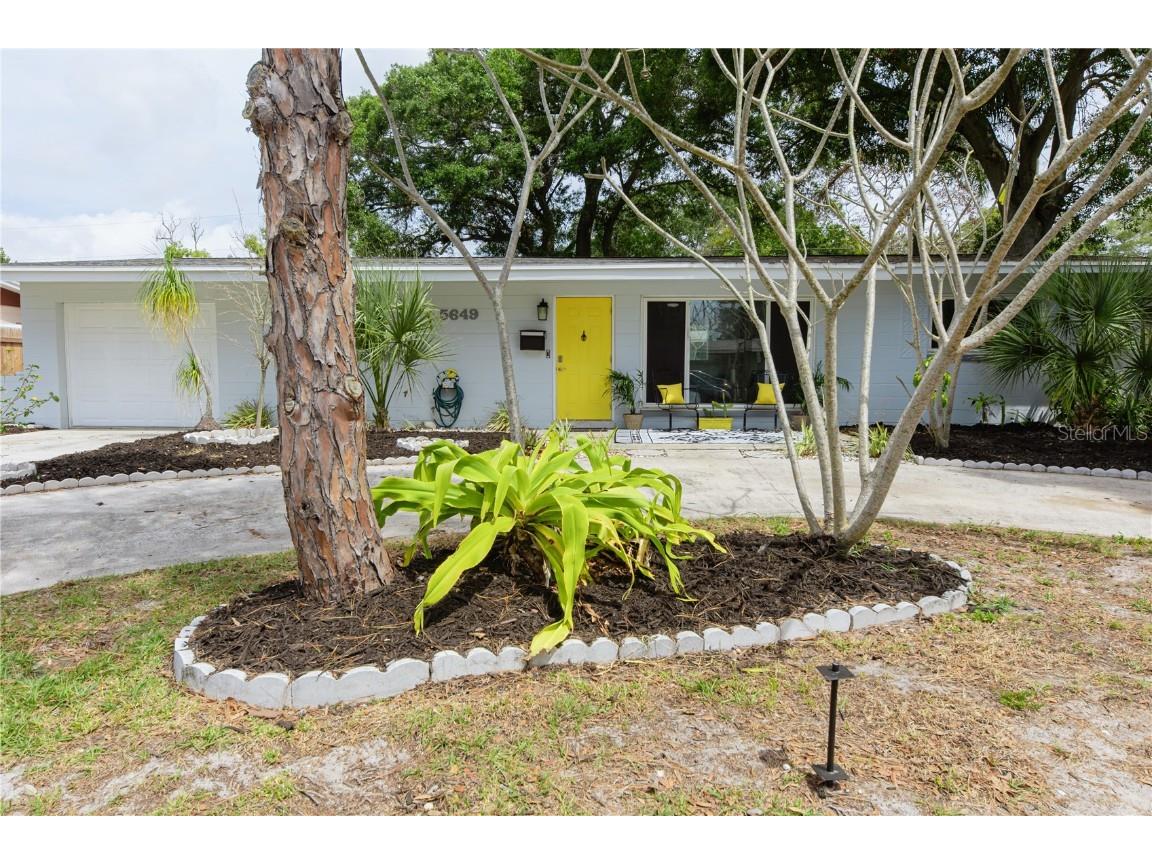 5649 32nd Avenue N Saint Petersburg FL 33710 U8237370 image1