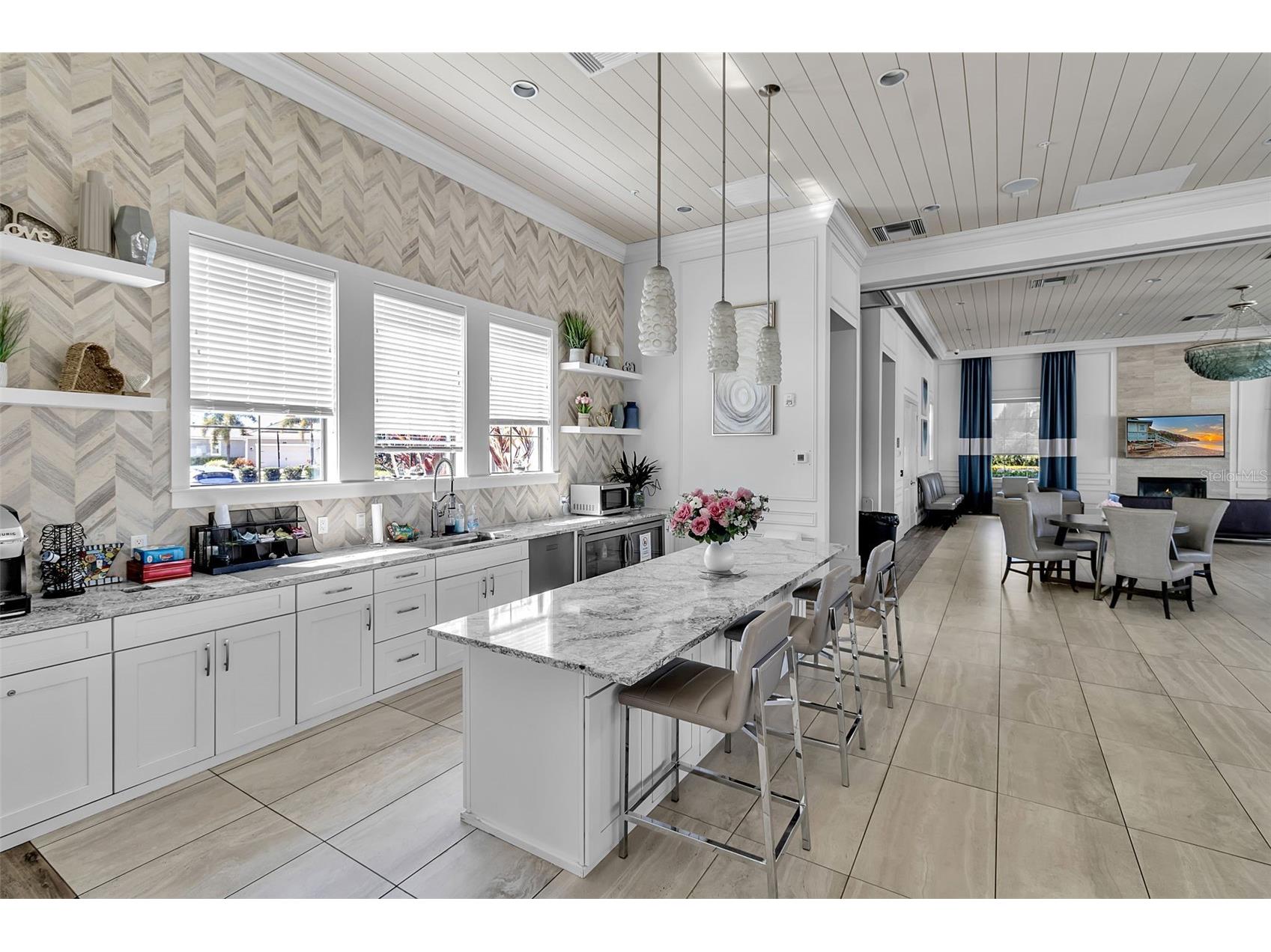 5649 Long Shore Loop Sarasota FL 34238 A4683665 image48