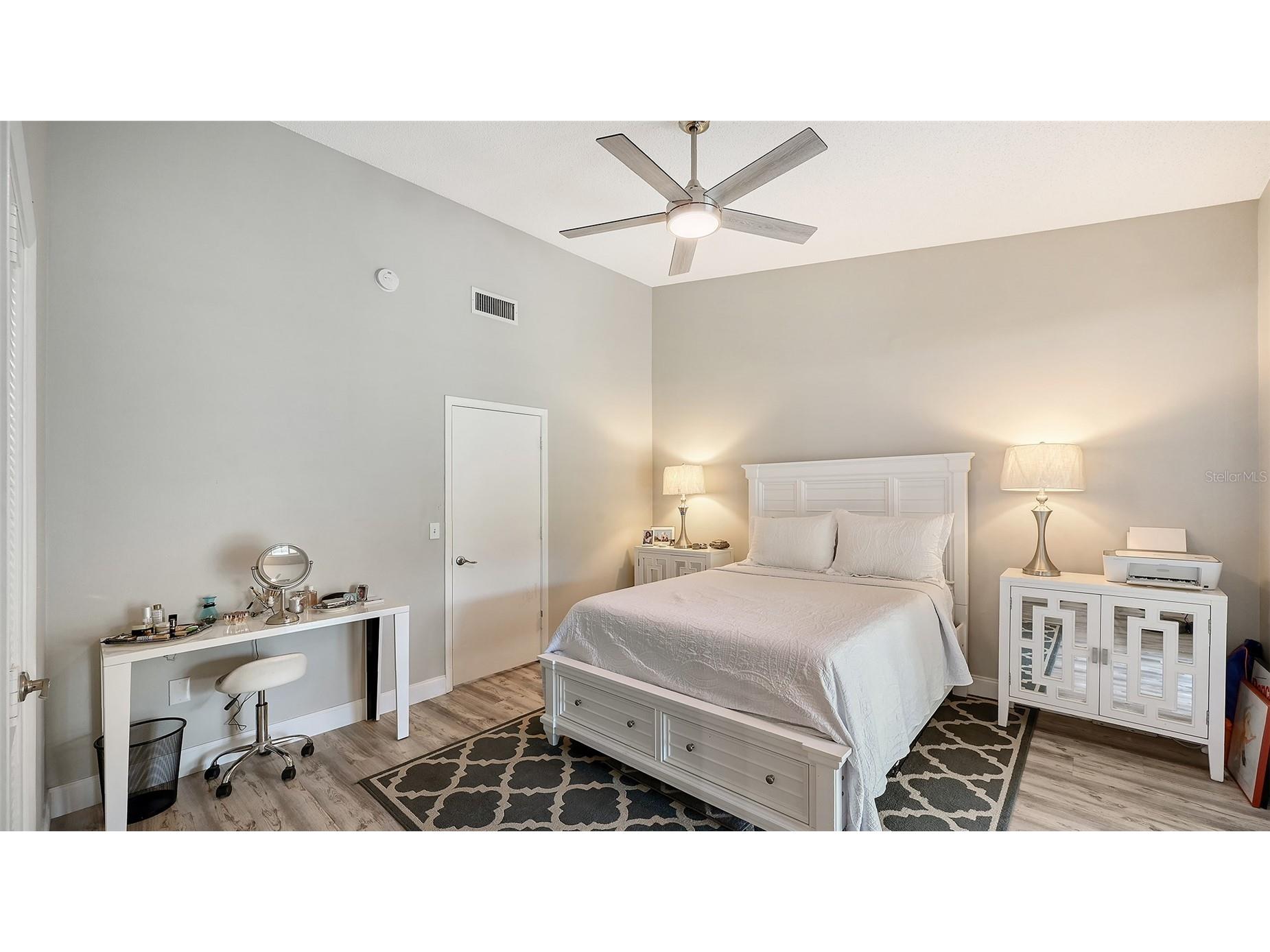 5649 Westwind Lane Sarasota FL 34231 A4693241 image14