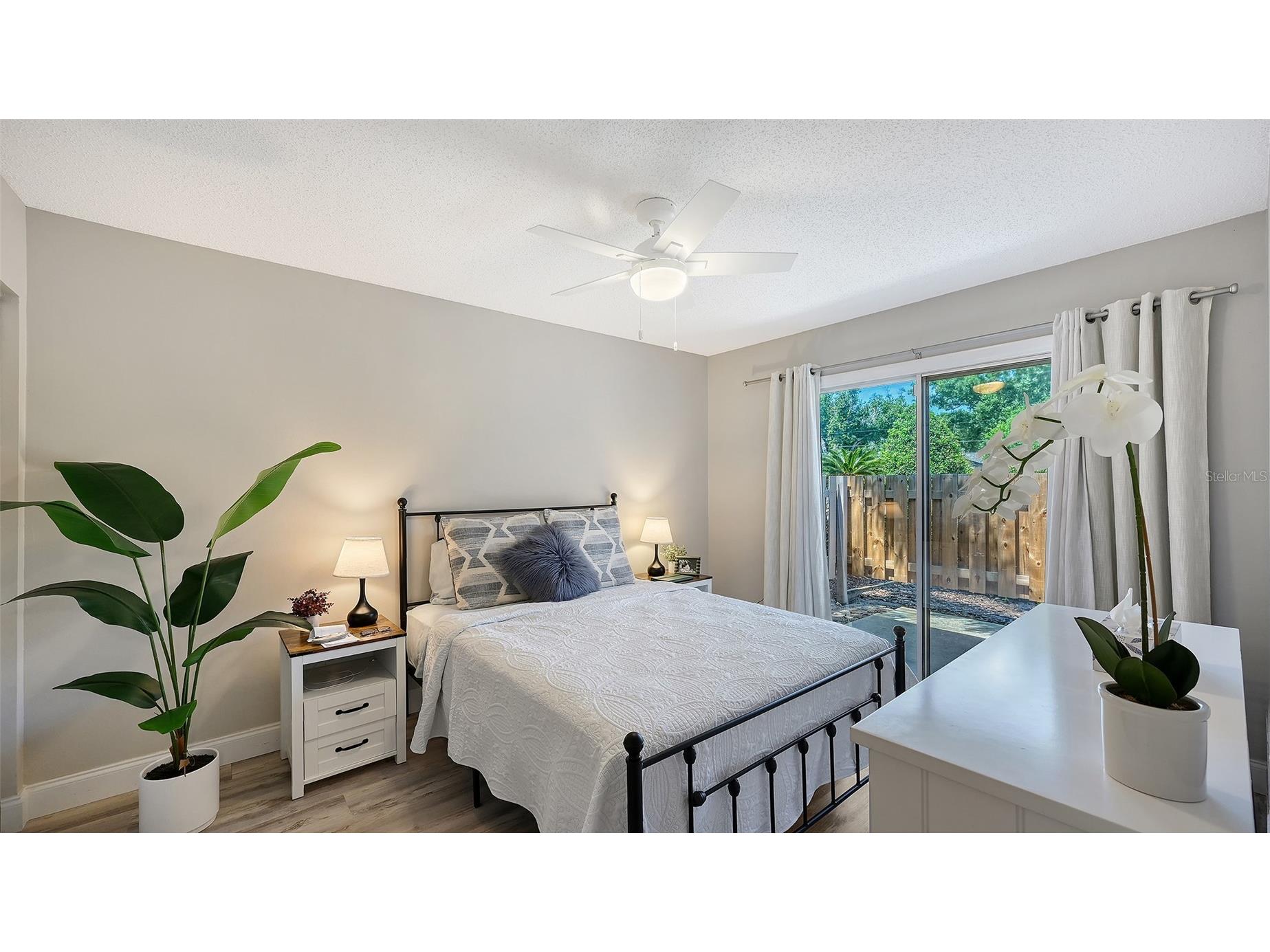 5649 Westwind Lane Sarasota FL 34231 A4693241 image16