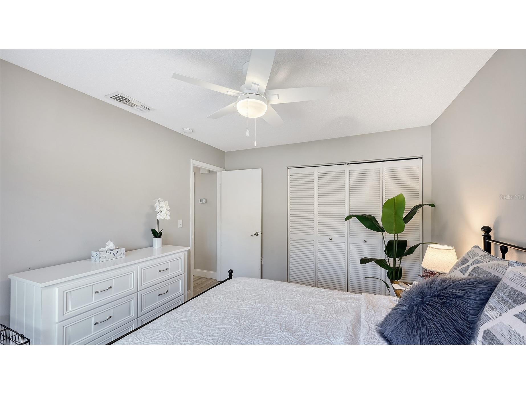5649 Westwind Lane Sarasota FL 34231 A4693241 image17
