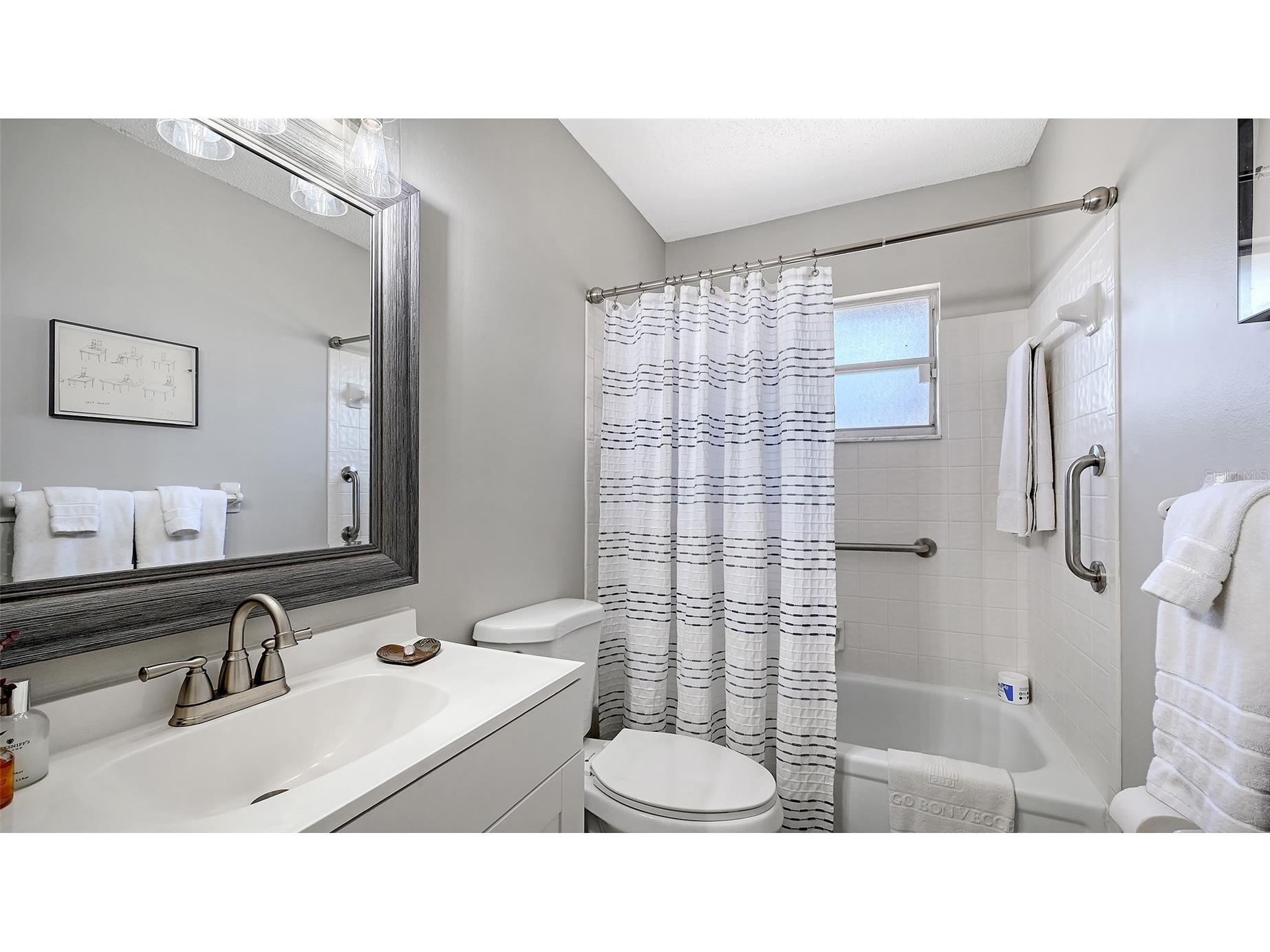 5649 Westwind Lane Sarasota FL 34231 A4693241 image18