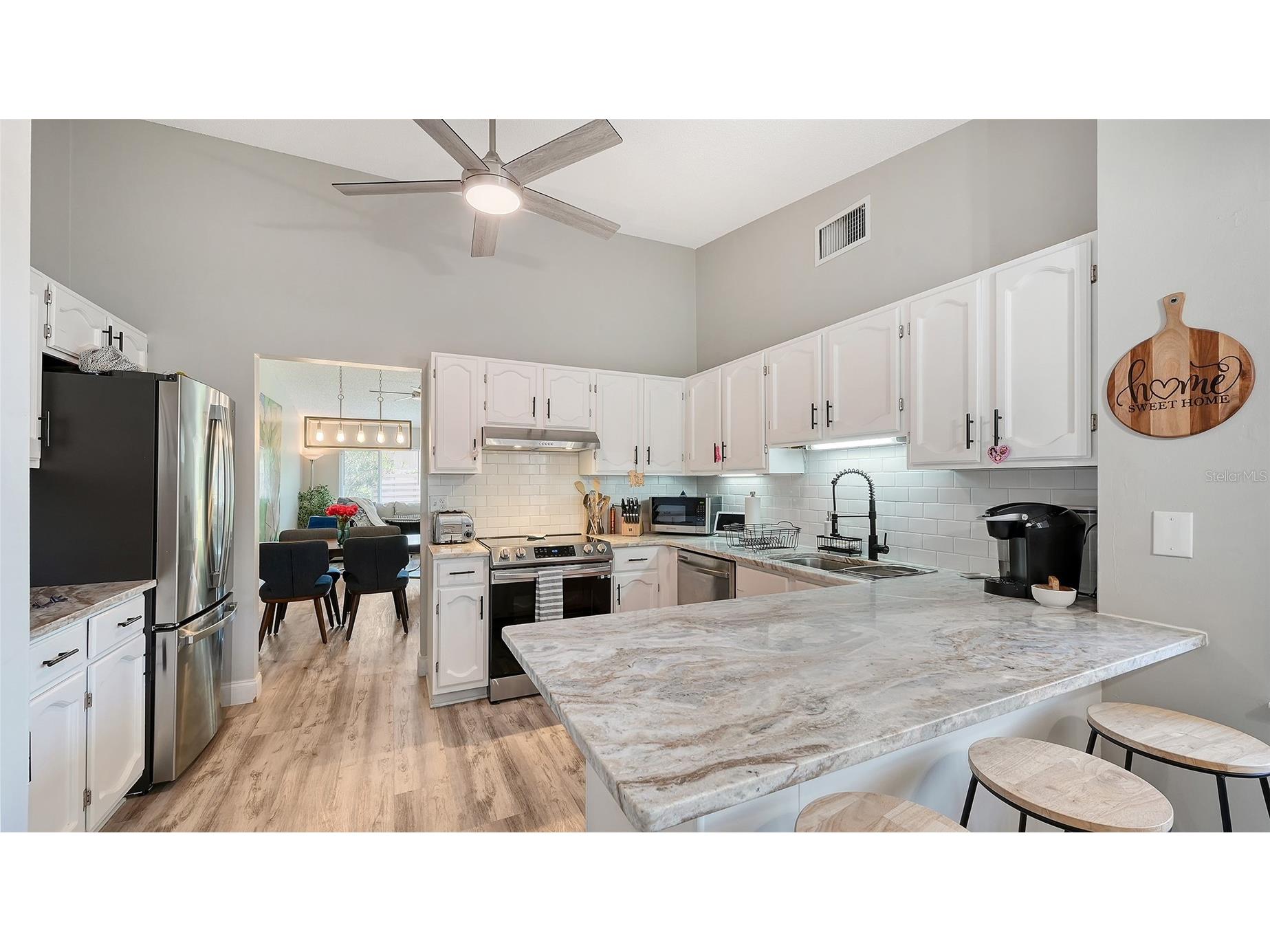5649 Westwind Lane Sarasota FL 34231 A4693241 image7