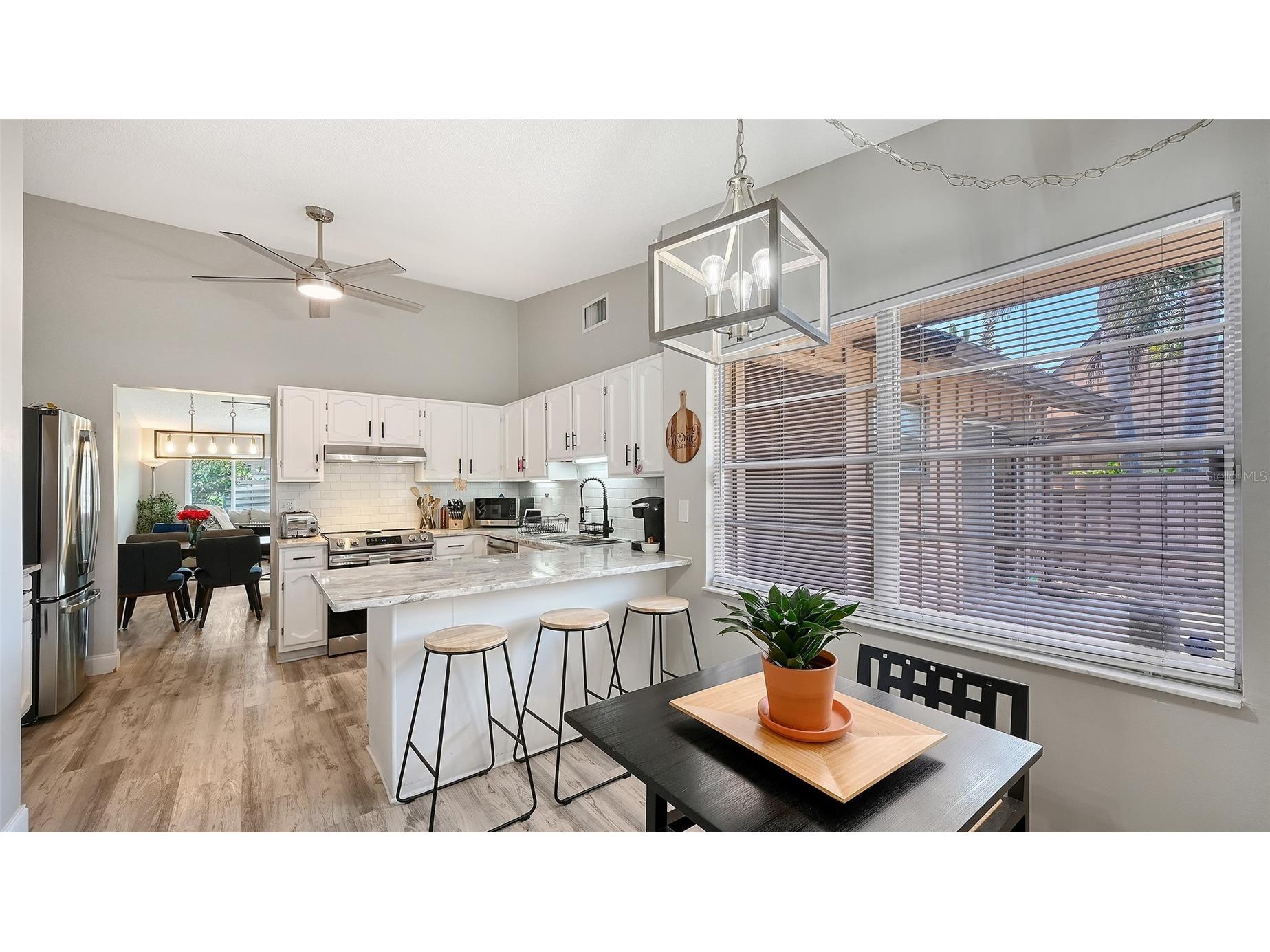 5649 Westwind Lane Sarasota FL 34231 A4693241 image9